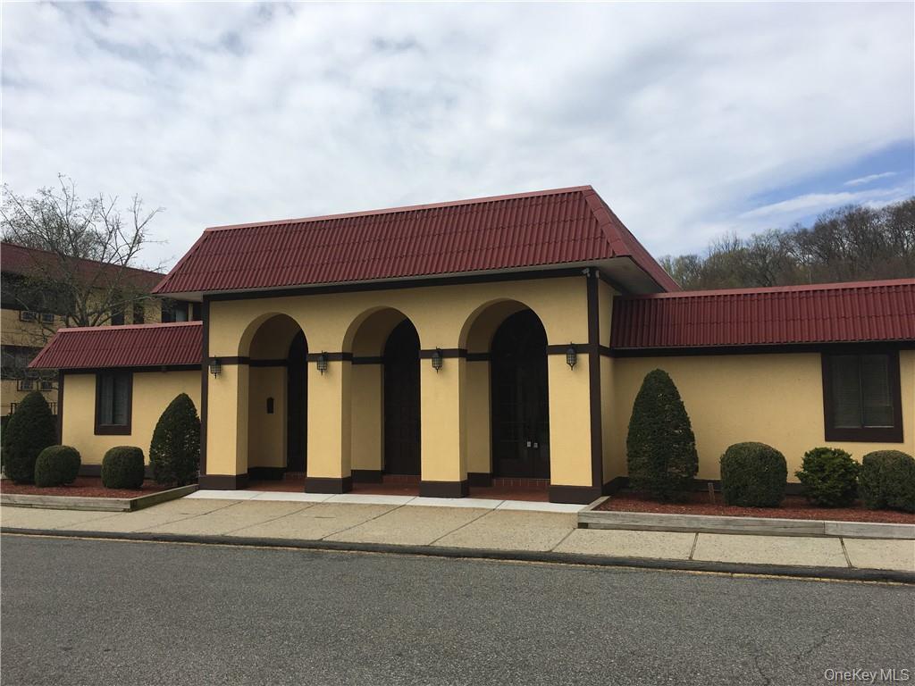 2 Granada Crescent # 8, White Plains, NY 10603