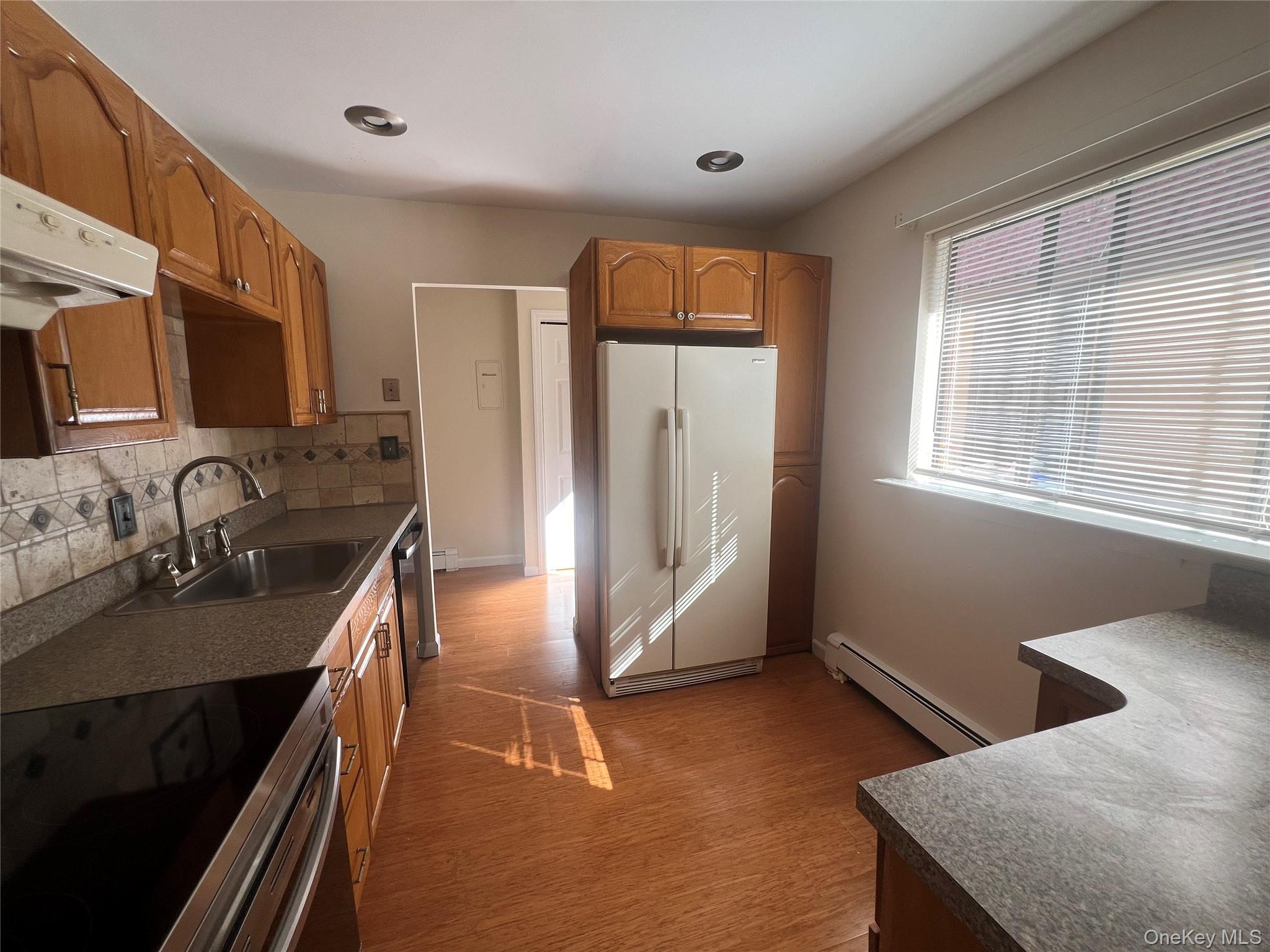 2 Granada Crescent # 8, White Plains, NY 10603