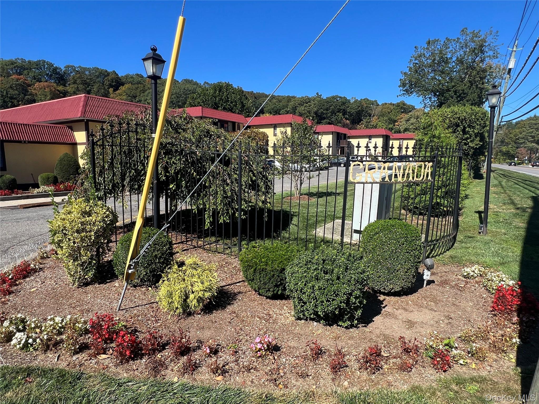 2 Granada Crescent # 8, White Plains, NY 10603