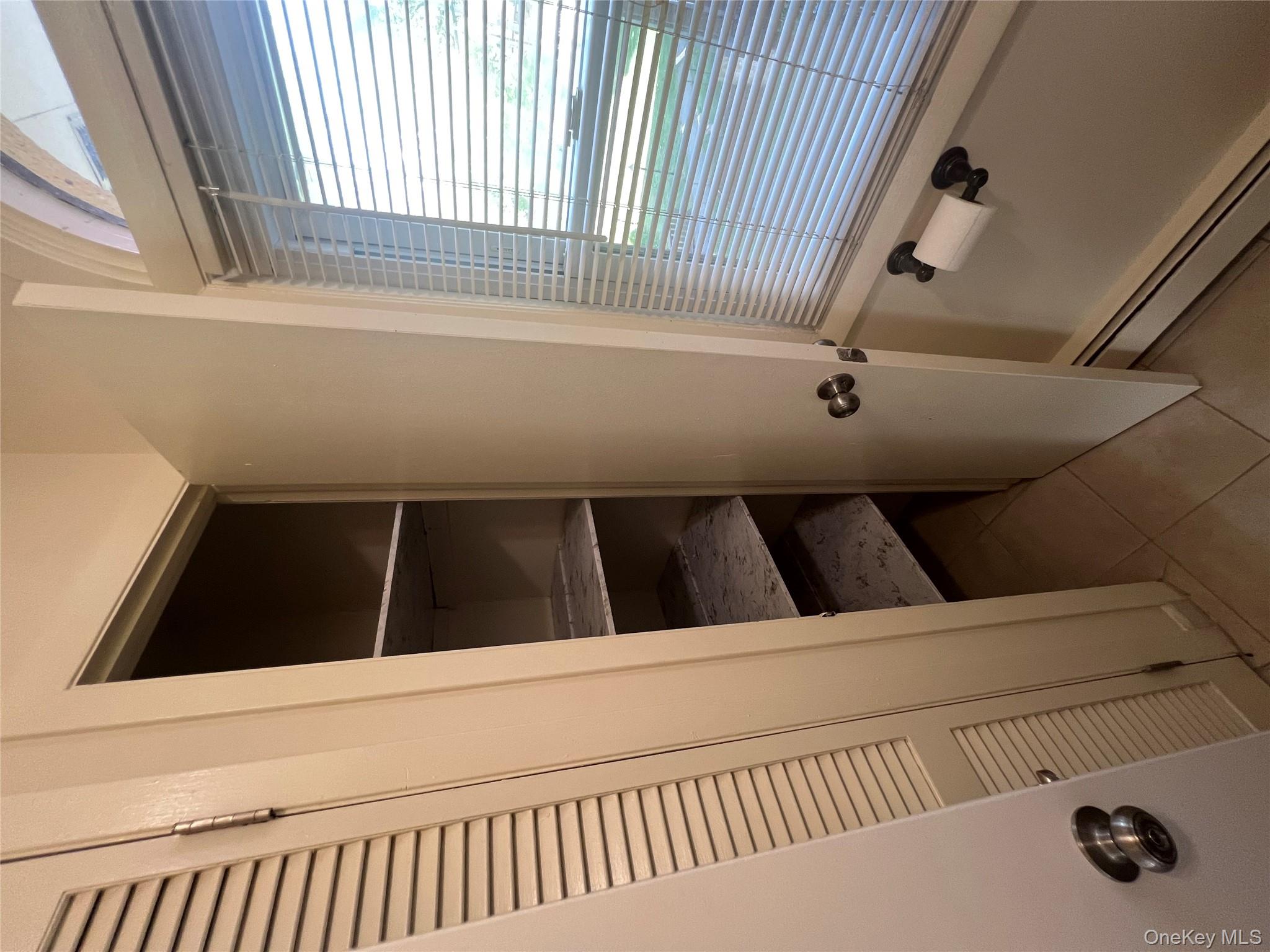 2 Granada Crescent # 8, White Plains, NY 10603