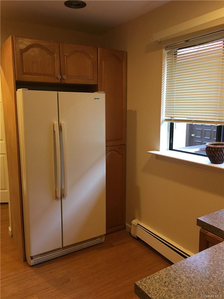 2 Granada Crescent # 8, White Plains, NY 10603