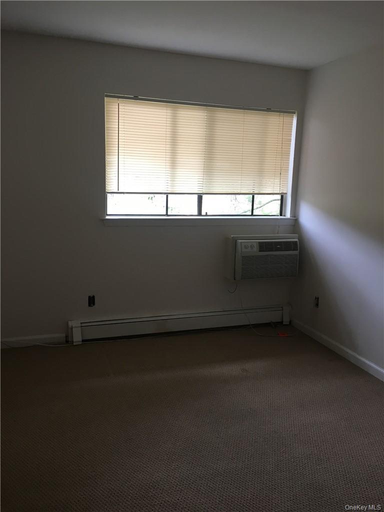 2 Granada Crescent # 8, White Plains, NY 10603