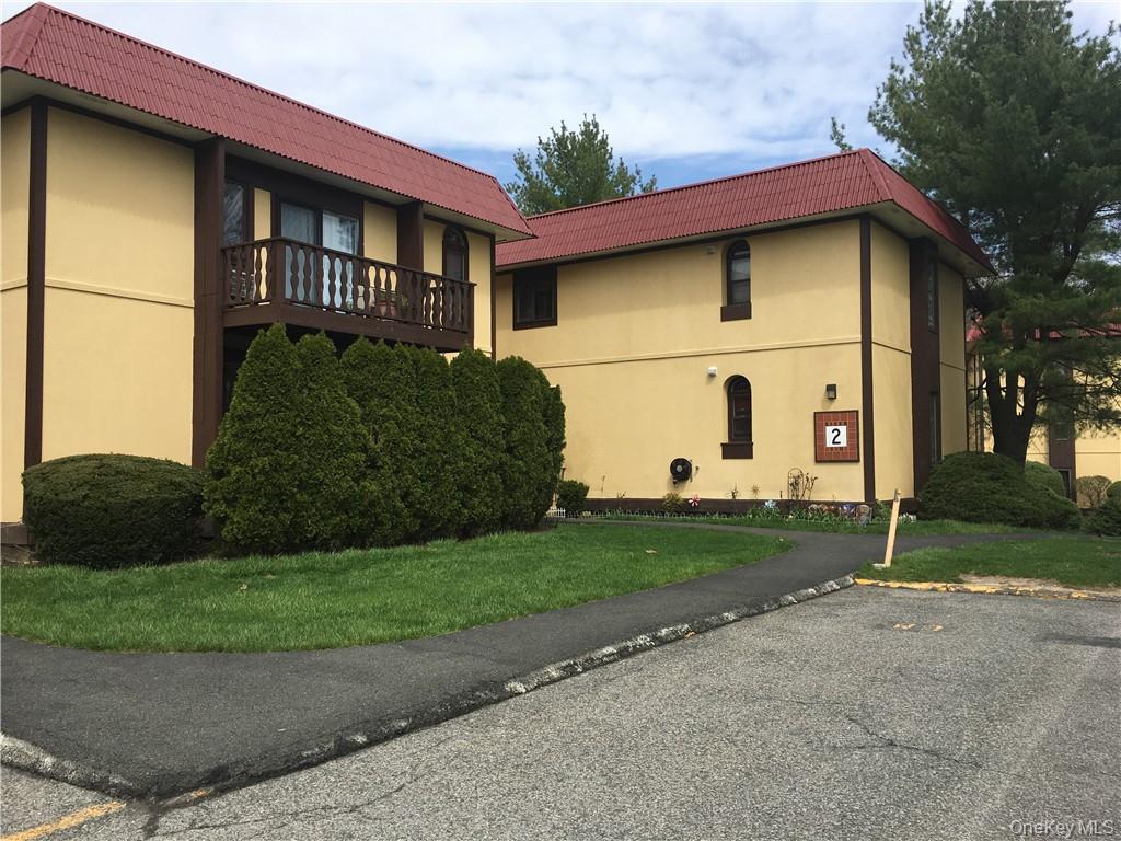 2 Granada Crescent # 8, White Plains, NY 10603