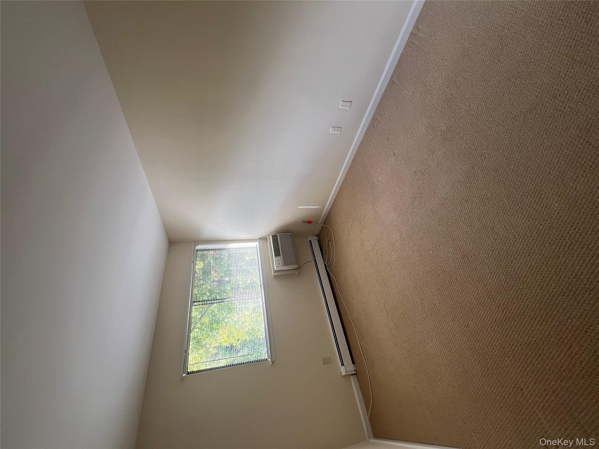 2 Granada Crescent # 8, White Plains, NY 10603