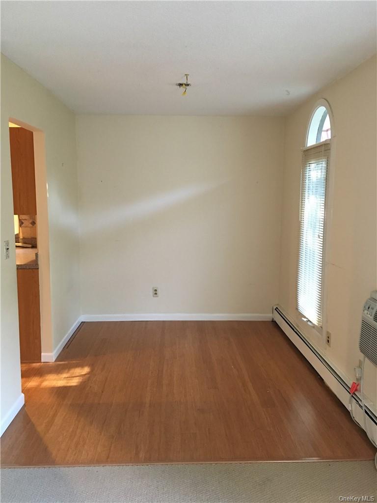 2 Granada Crescent # 8, White Plains, NY 10603