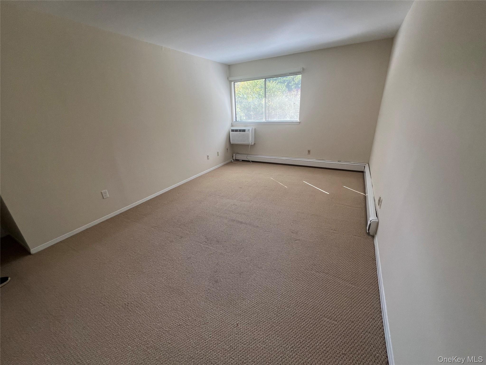 2 Granada Crescent # 8, White Plains, NY 10603