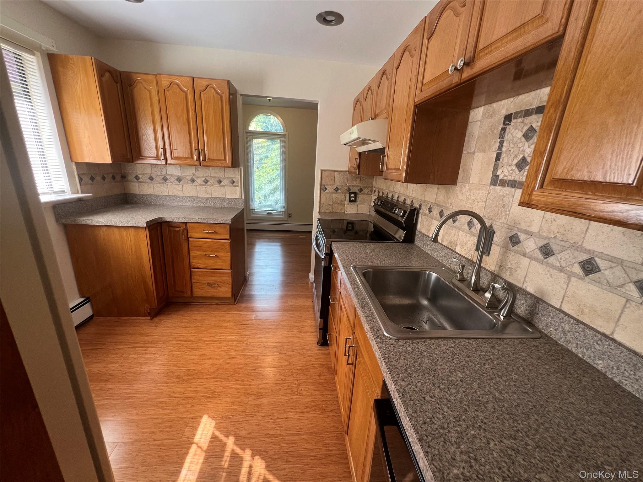 2 Granada Crescent # 8, White Plains, NY 10603