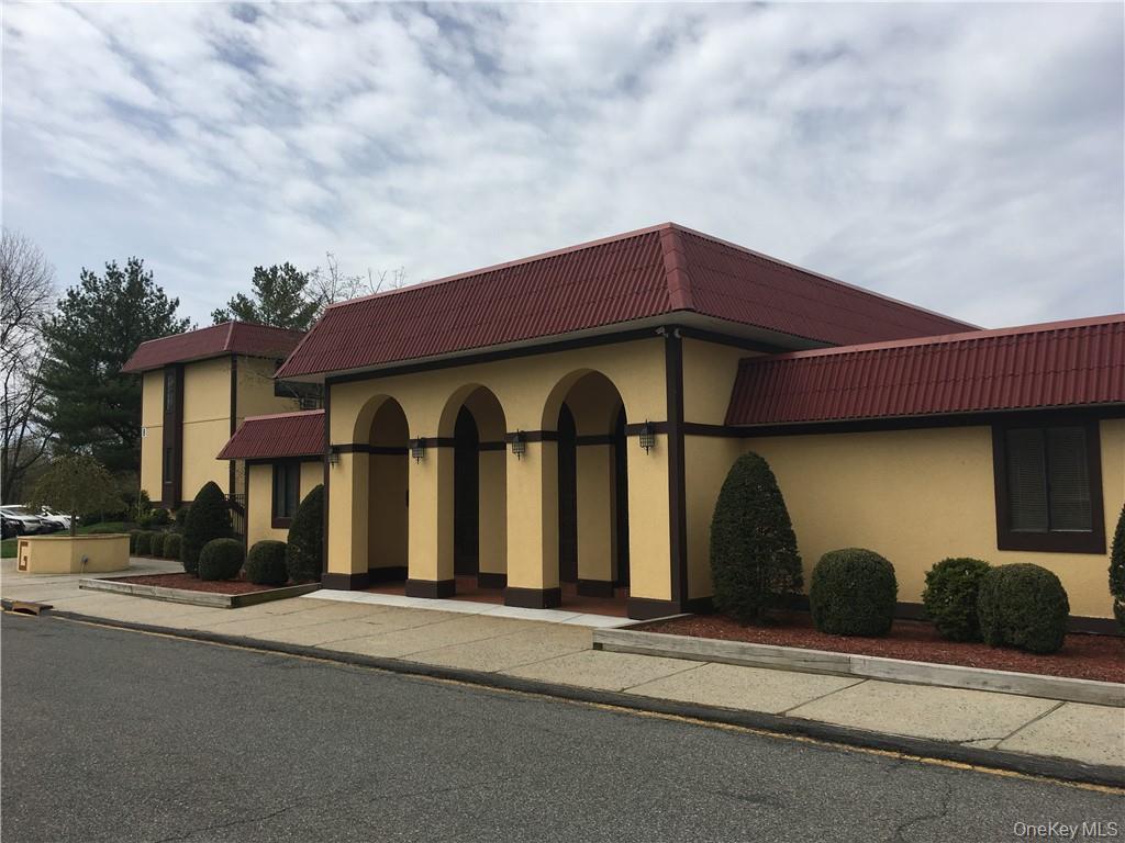 2 Granada Crescent # 8, White Plains, NY 10603