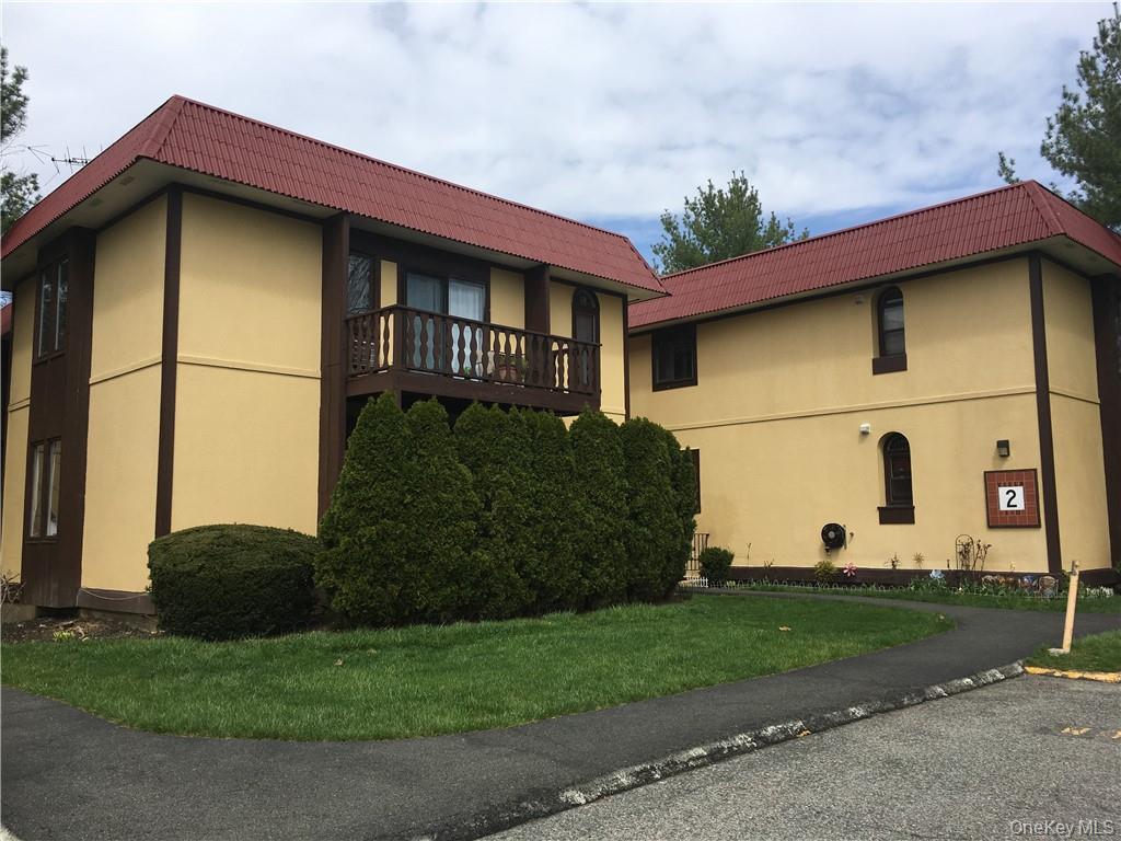 2 Granada Crescent # 8, White Plains, NY 10603