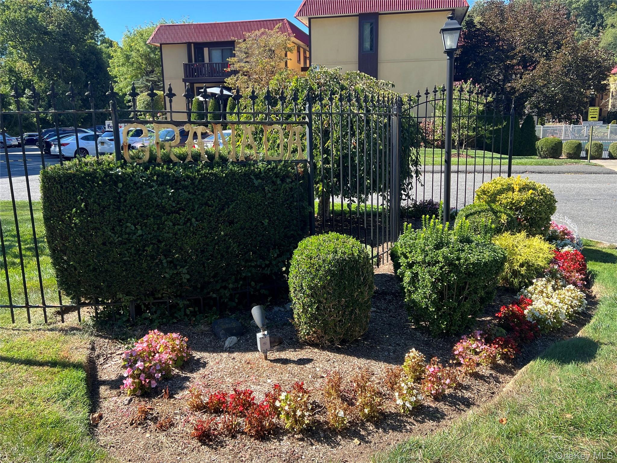 2 Granada Crescent # 8, White Plains, NY 10603