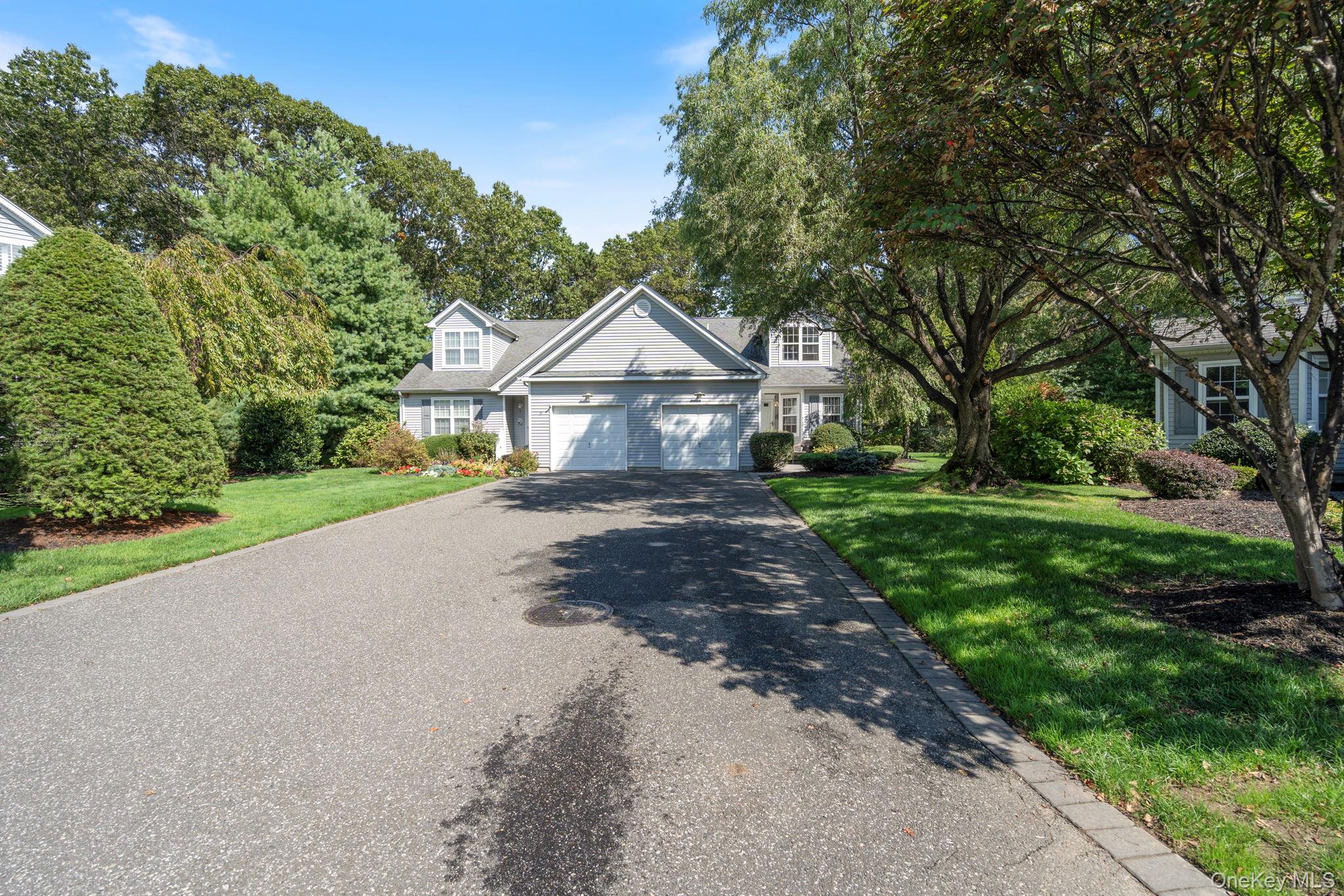 10 Gettysburg Drive, Port Jefferson Station, NY 11776