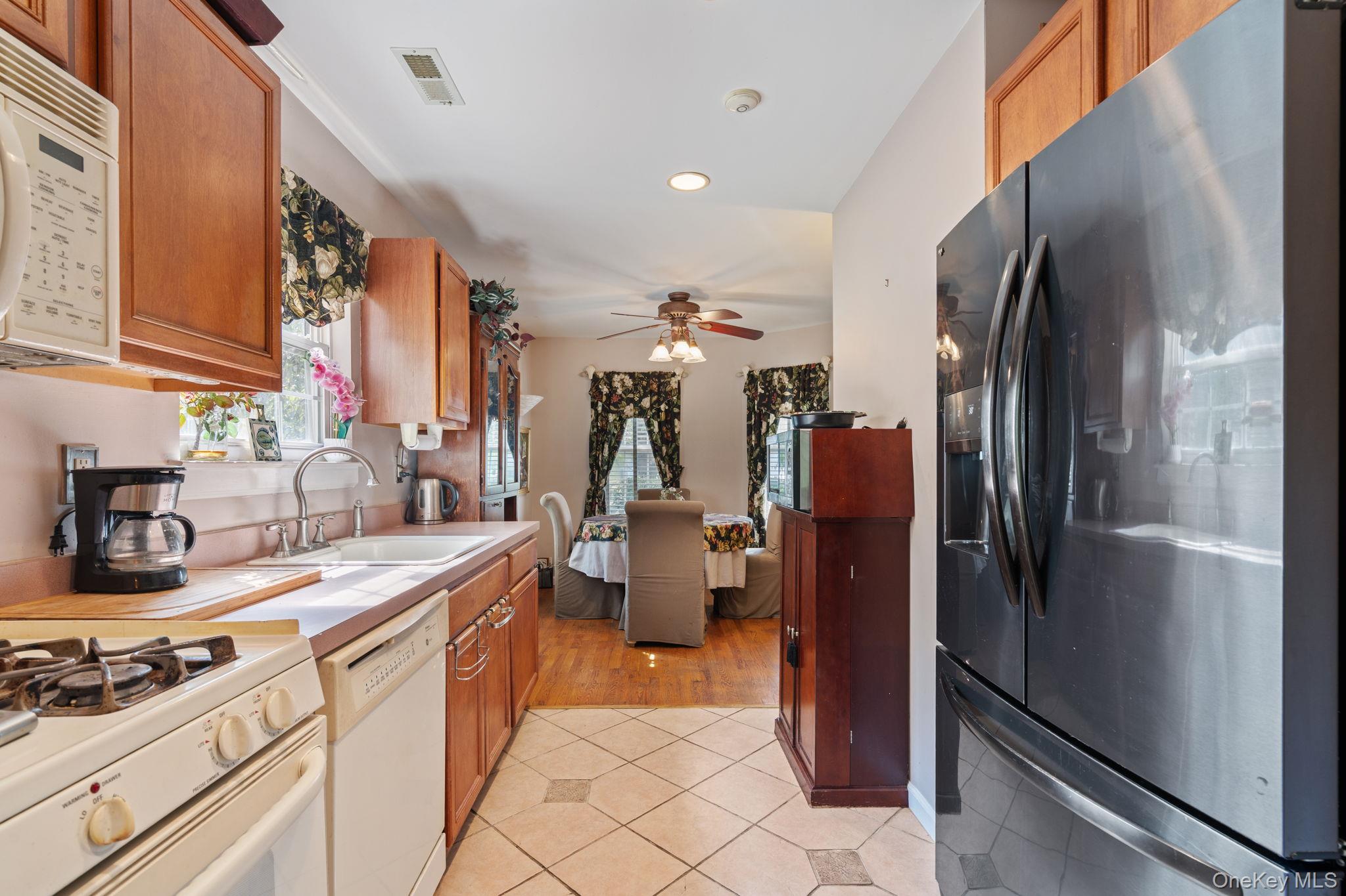 10 Gettysburg Drive, Port Jefferson Station, NY 11776