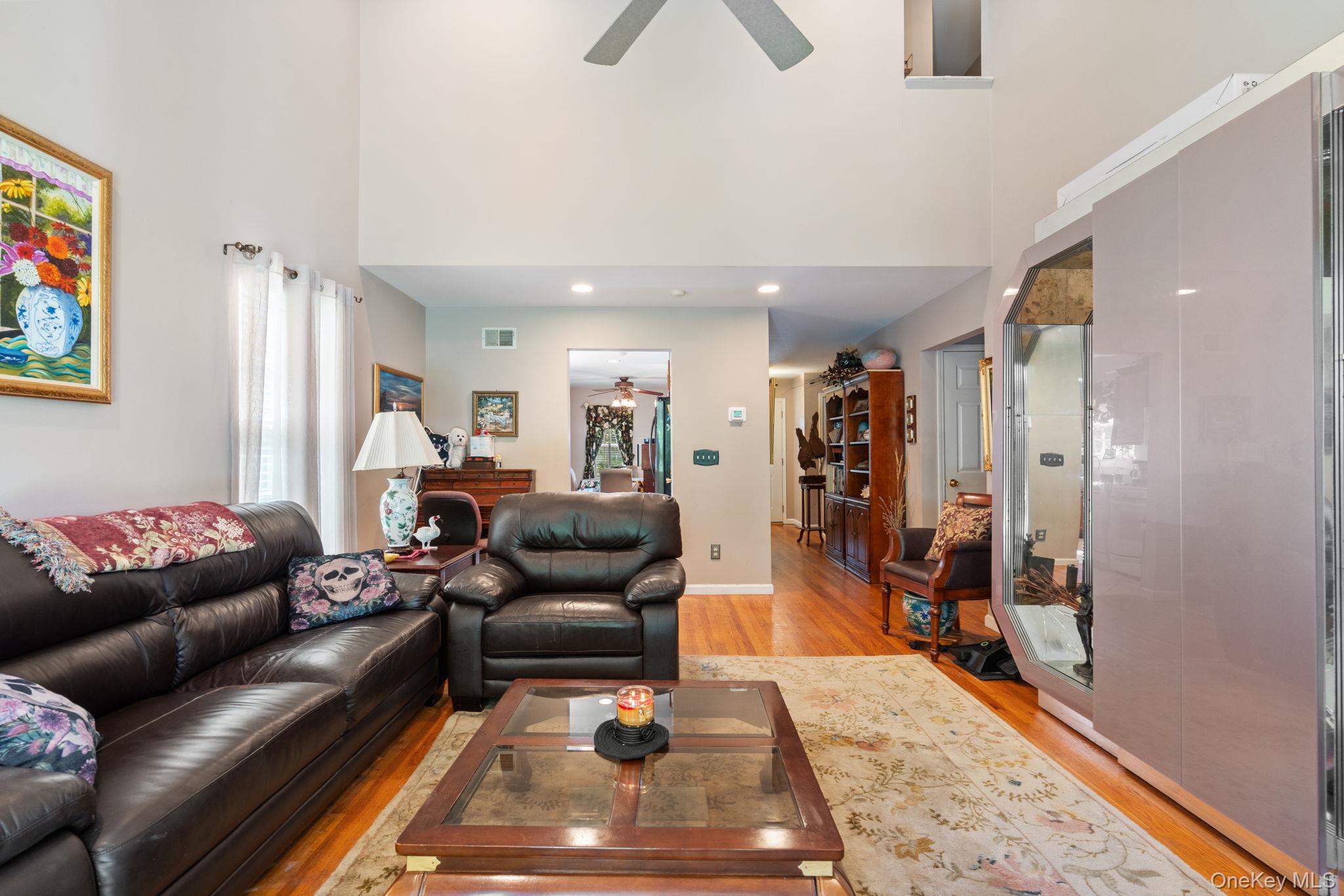 10 Gettysburg Drive, Port Jefferson Station, NY 11776