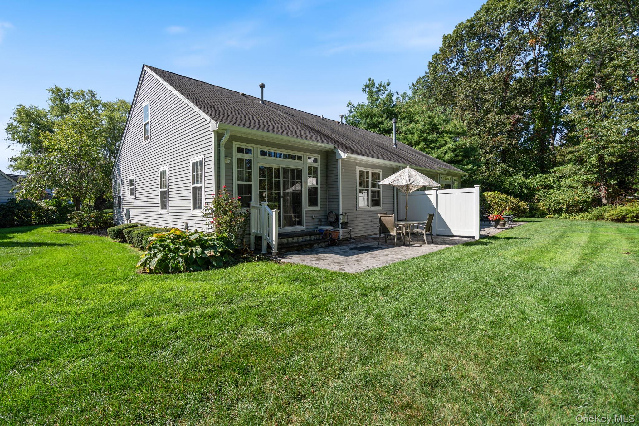 10 Gettysburg Drive, Port Jefferson Station, NY 11776