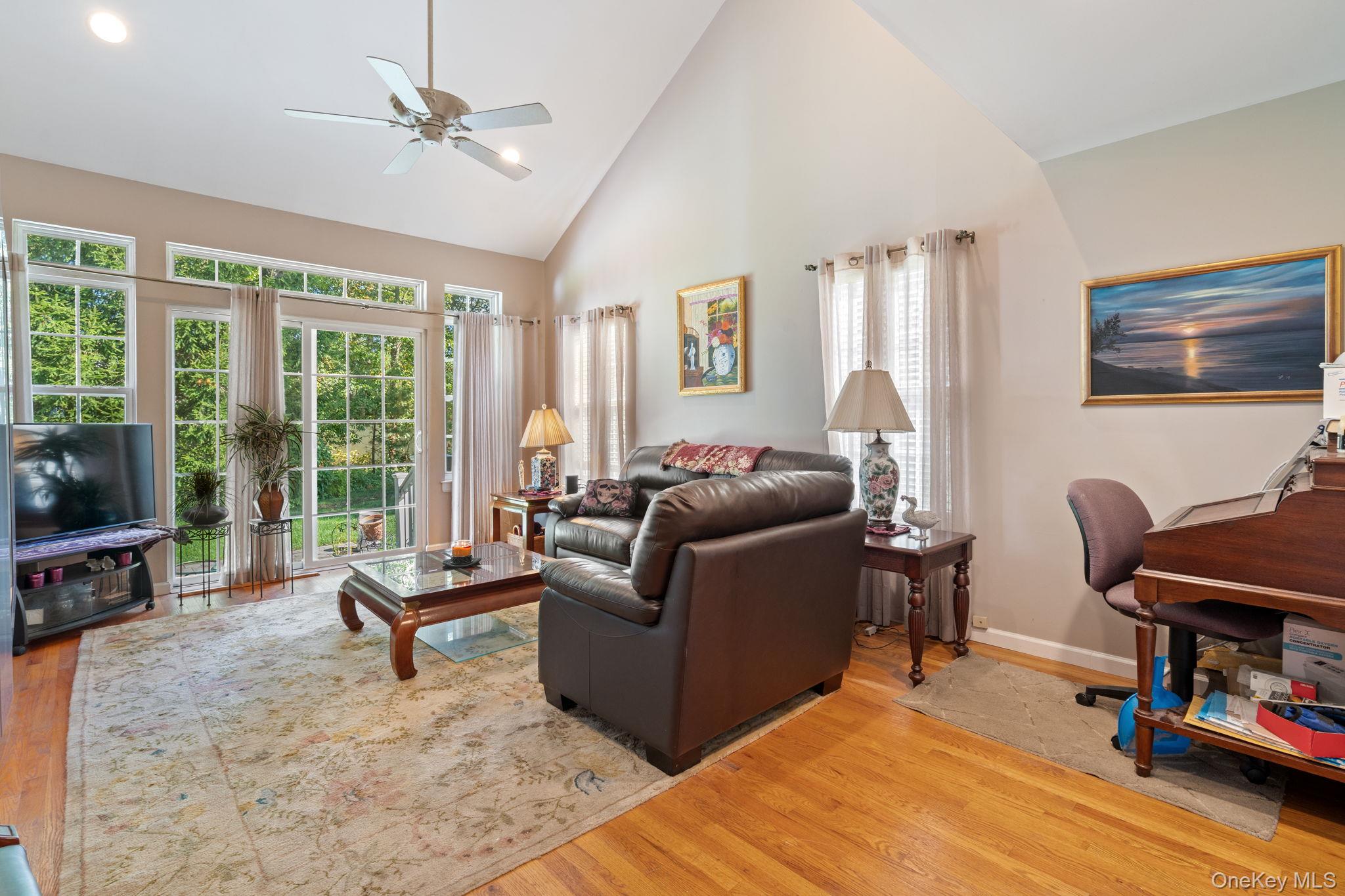 10 Gettysburg Drive, Port Jefferson Station, NY 11776