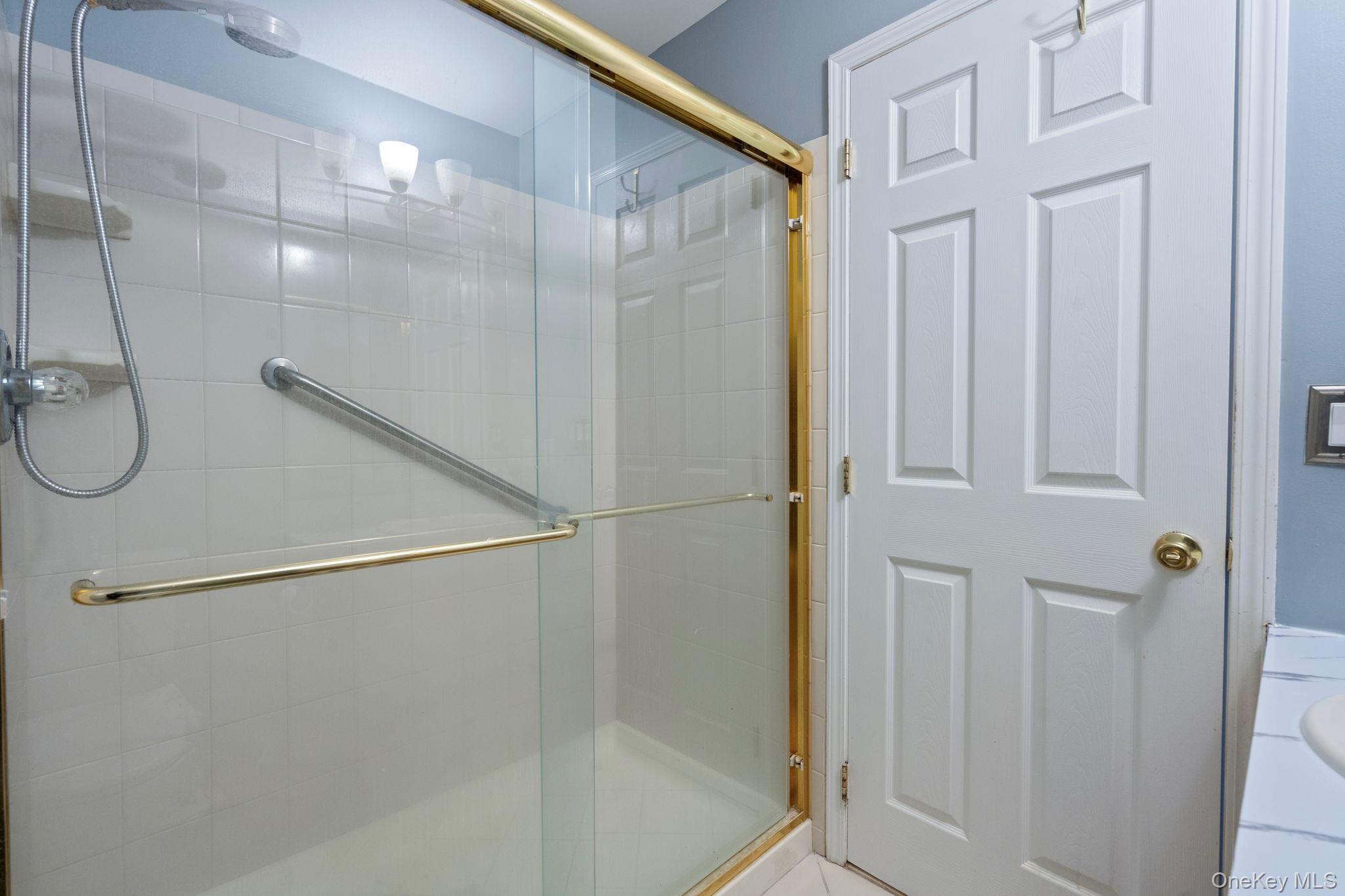 10 Gettysburg Drive, Port Jefferson Station, NY 11776