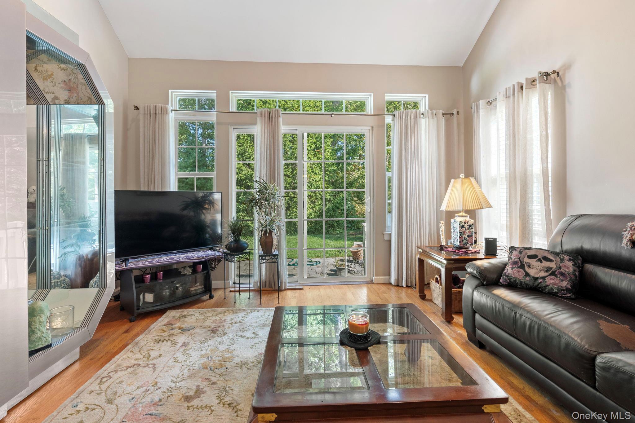 10 Gettysburg Drive, Port Jefferson Station, NY 11776