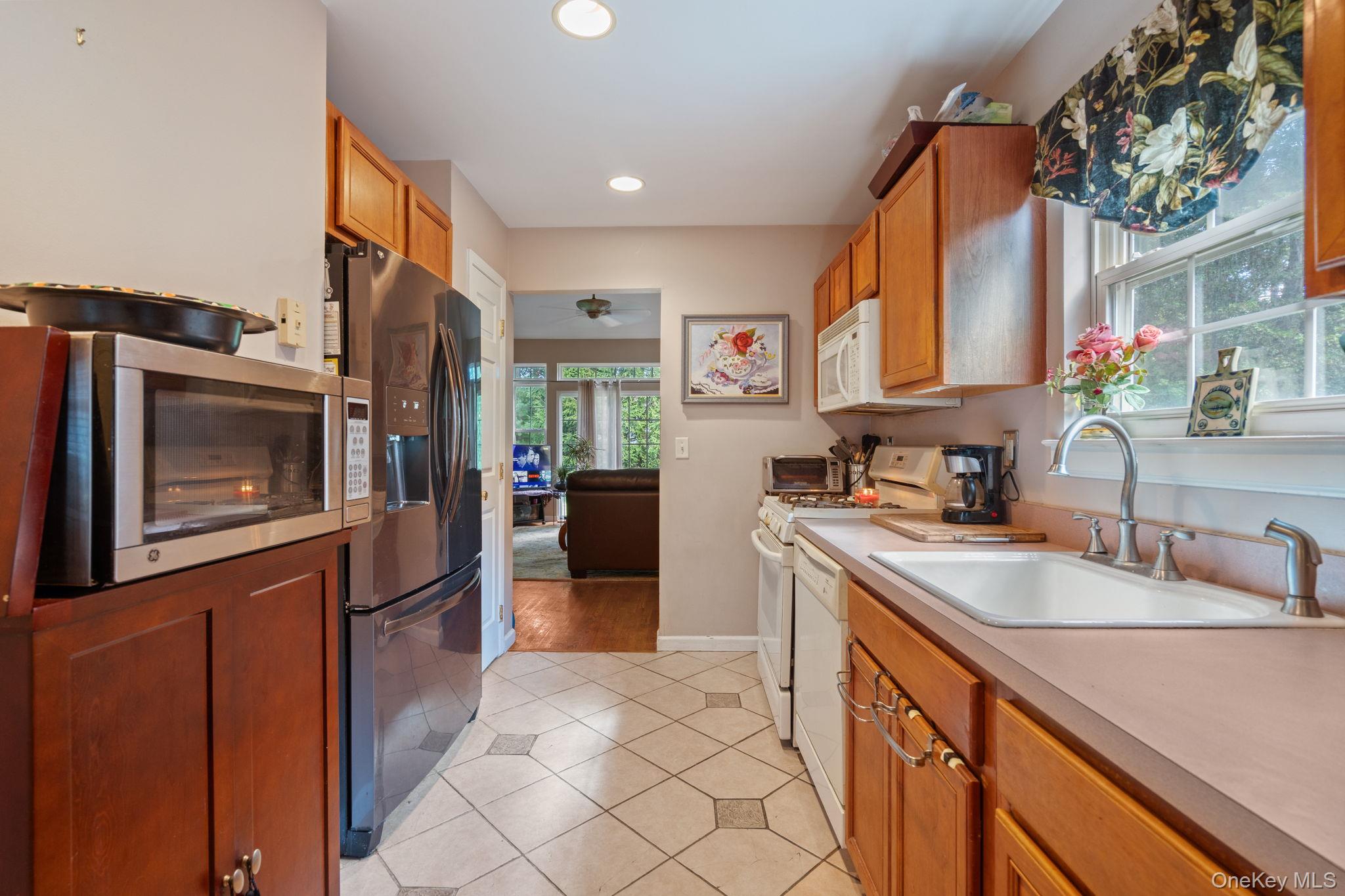 10 Gettysburg Drive, Port Jefferson Station, NY 11776