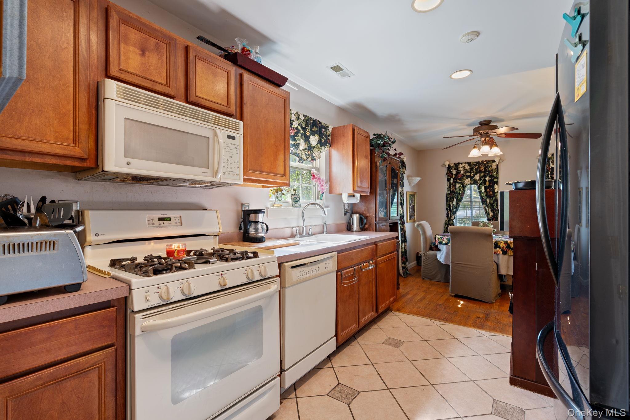 10 Gettysburg Drive, Port Jefferson Station, NY 11776