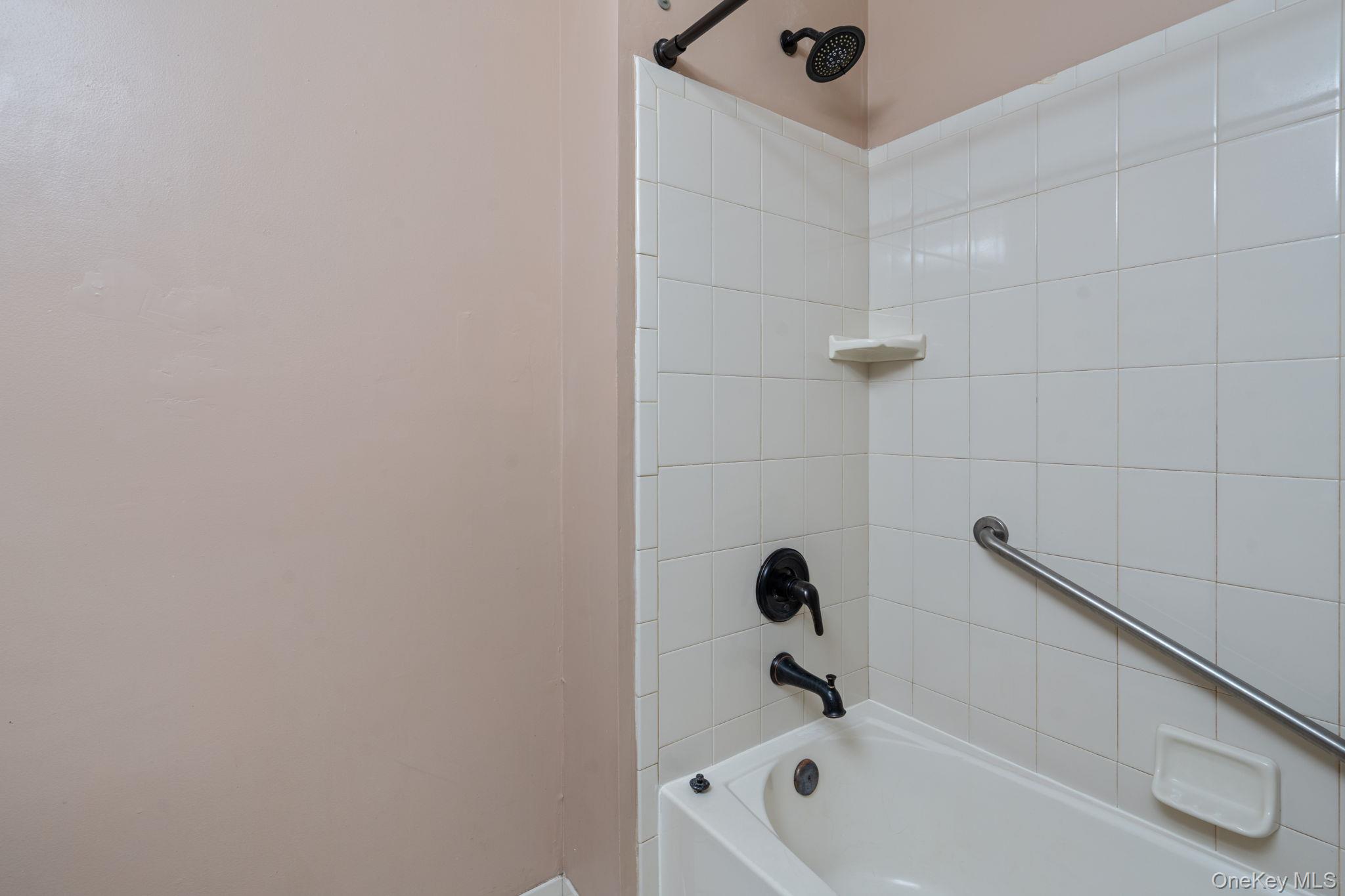 10 Gettysburg Drive, Port Jefferson Station, NY 11776