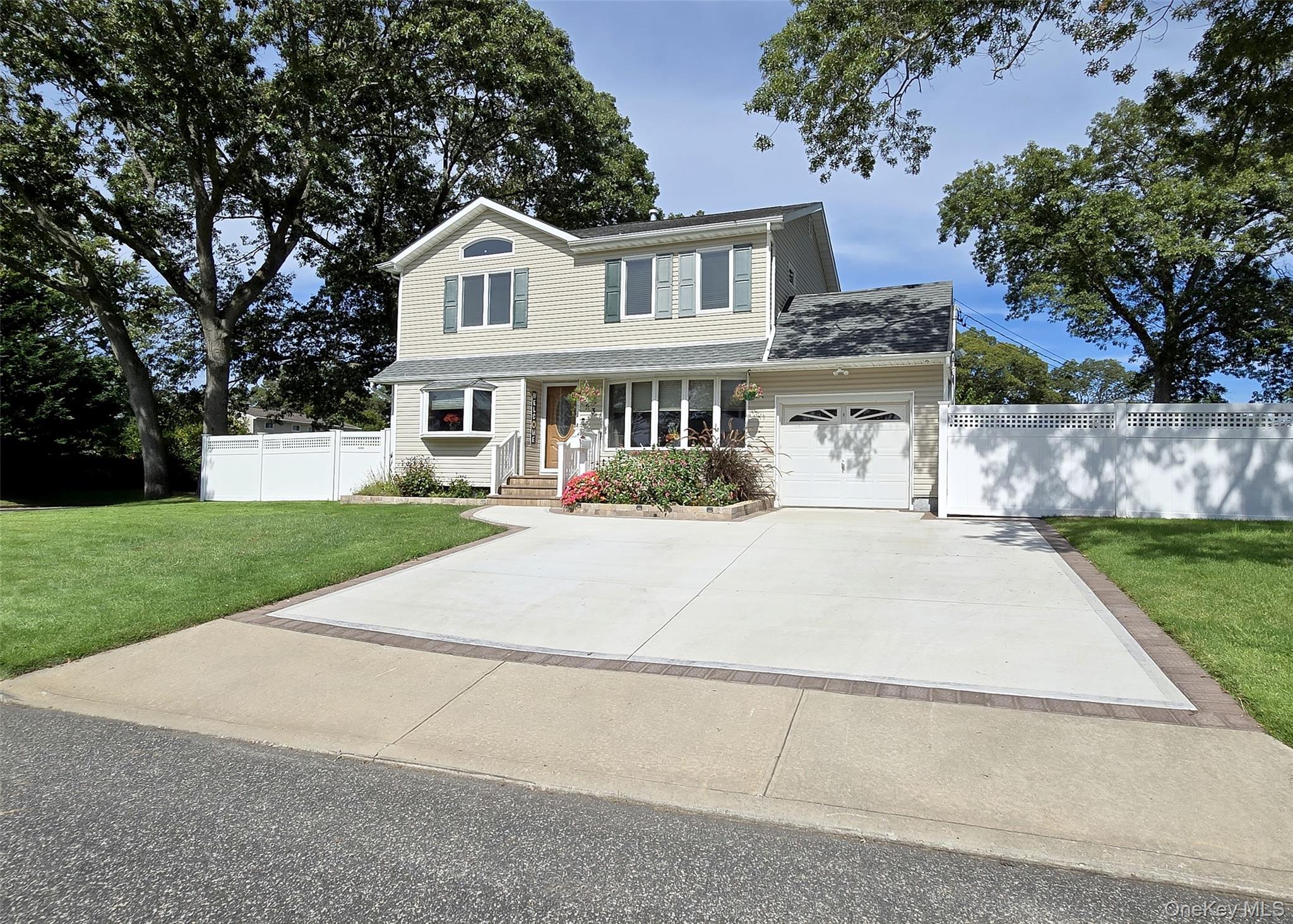 23 W Court Drive, Centereach, NY 11720