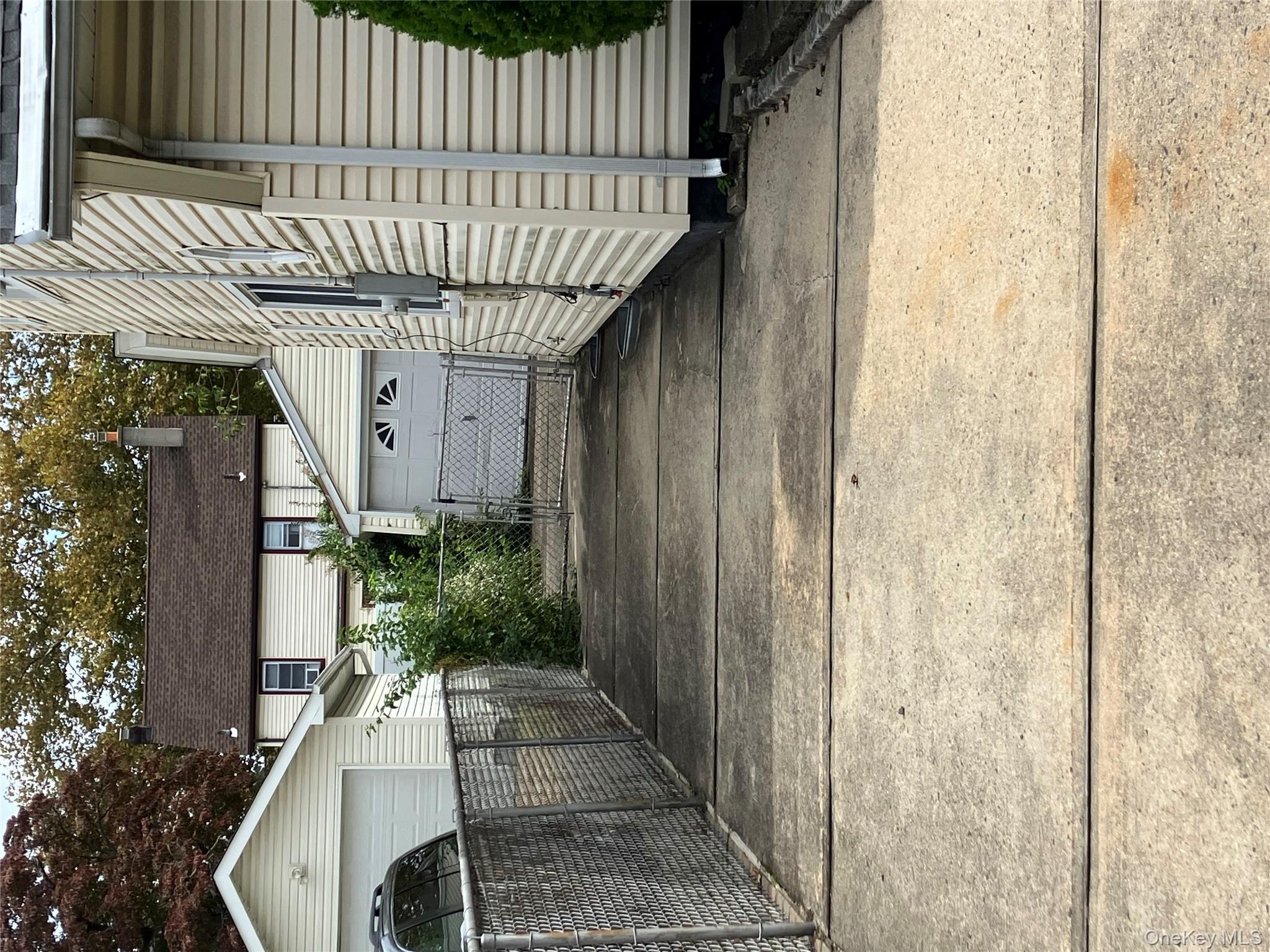 121 Campbell Avenue, Williston Park, NY 11596