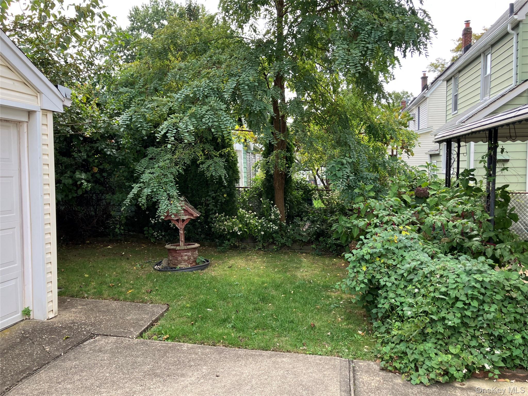 121 Campbell Avenue, Williston Park, NY 11596