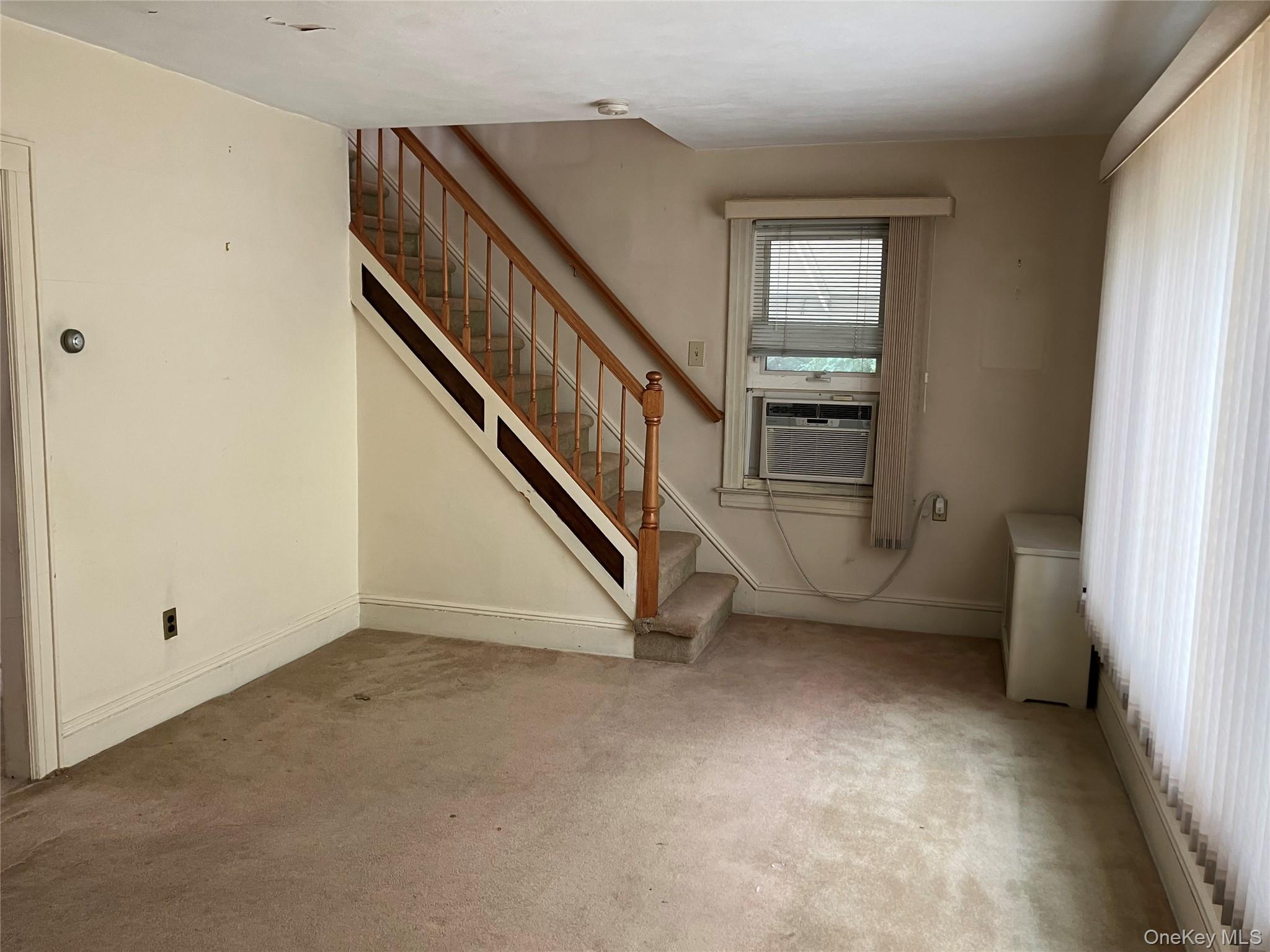 121 Campbell Avenue, Williston Park, NY 11596