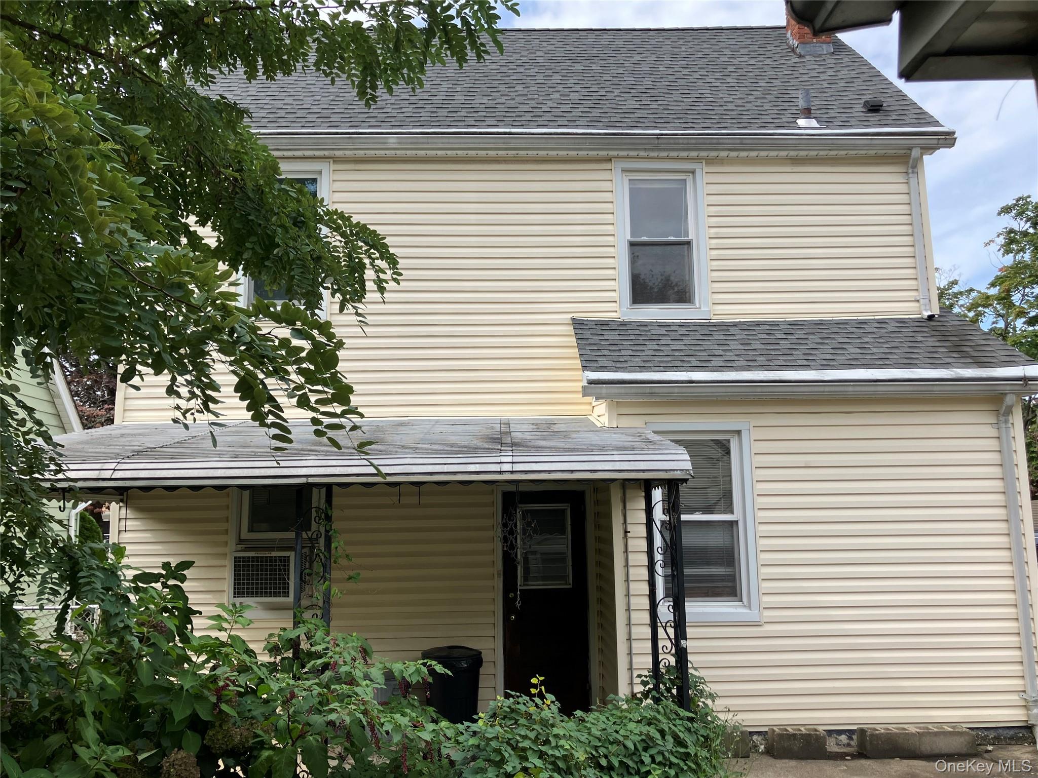 121 Campbell Avenue, Williston Park, NY 11596