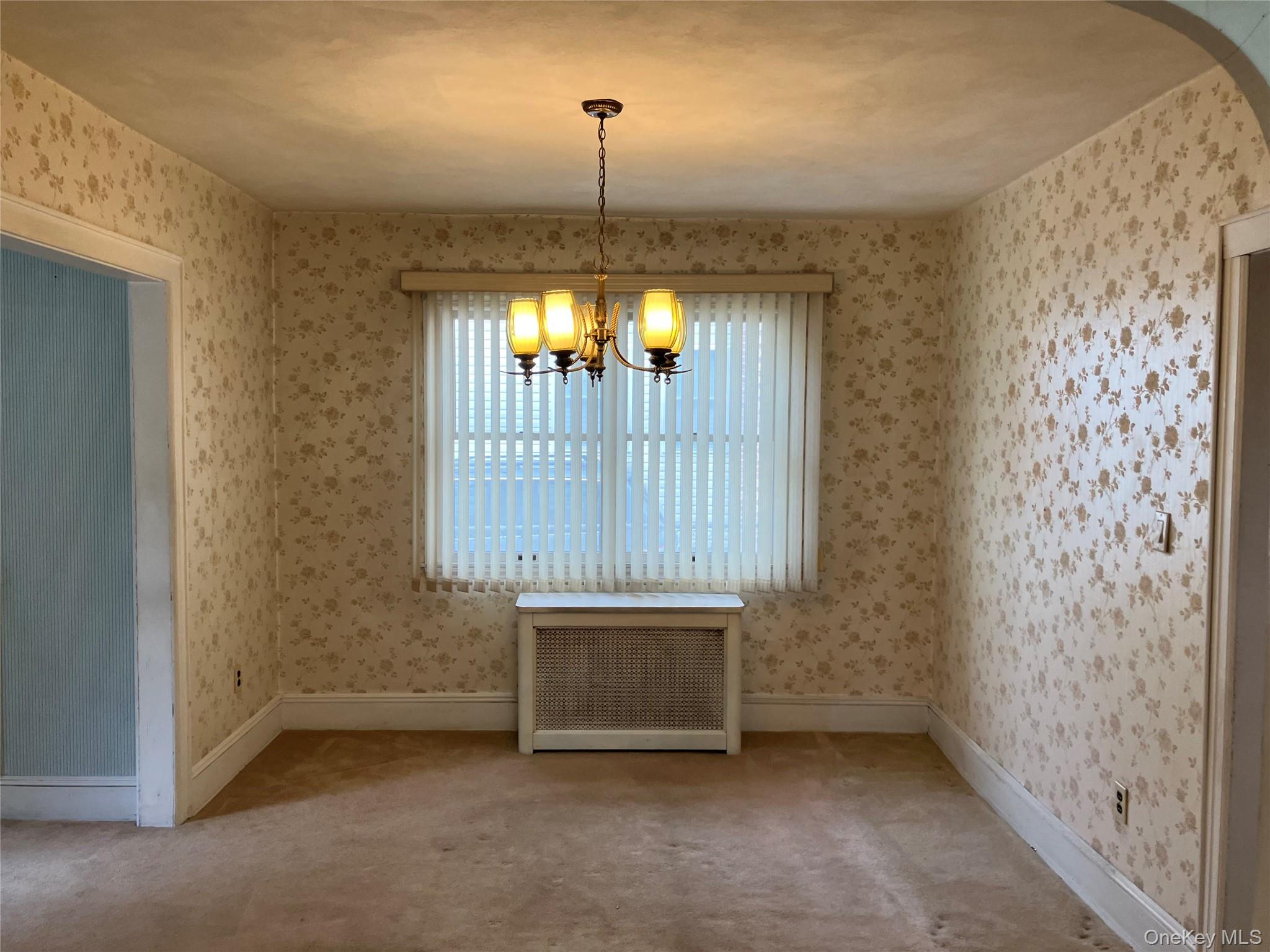 121 Campbell Avenue, Williston Park, NY 11596