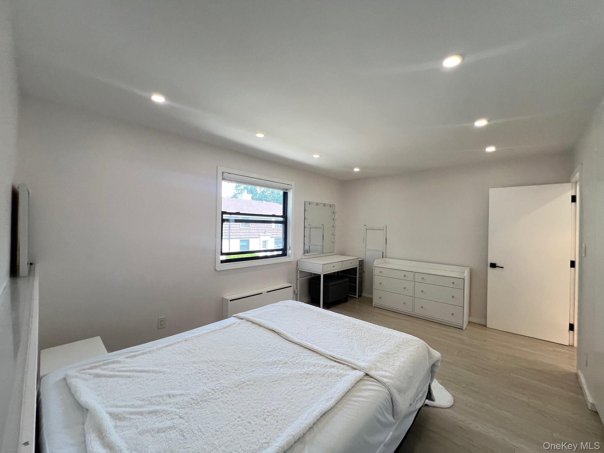 13707 68th Drive # B, Flushing, NY 11367