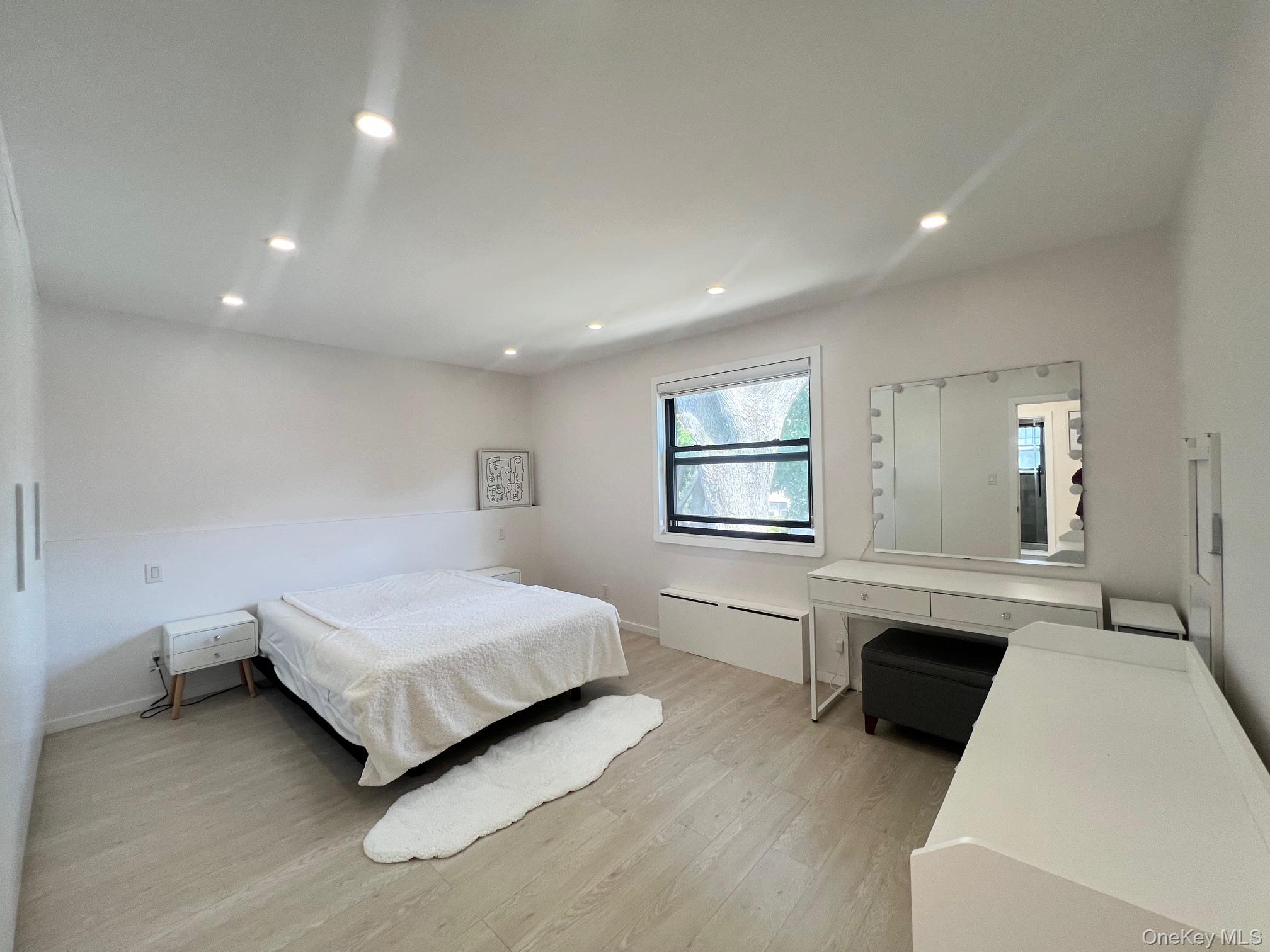 13707 68th Drive # B, Flushing, NY 11367