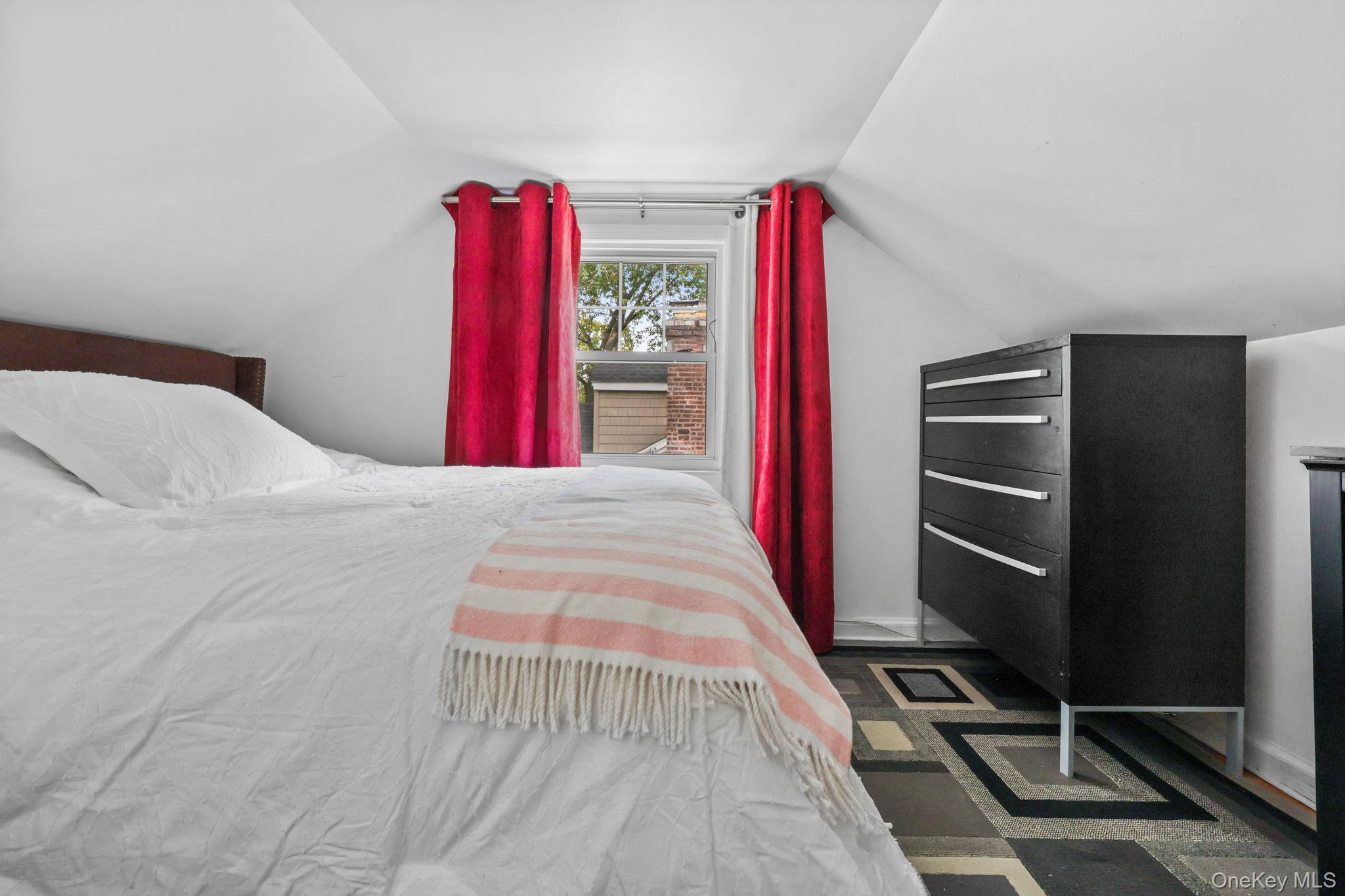 404 Manhattan Avenue, Hawthorne, NY 10532