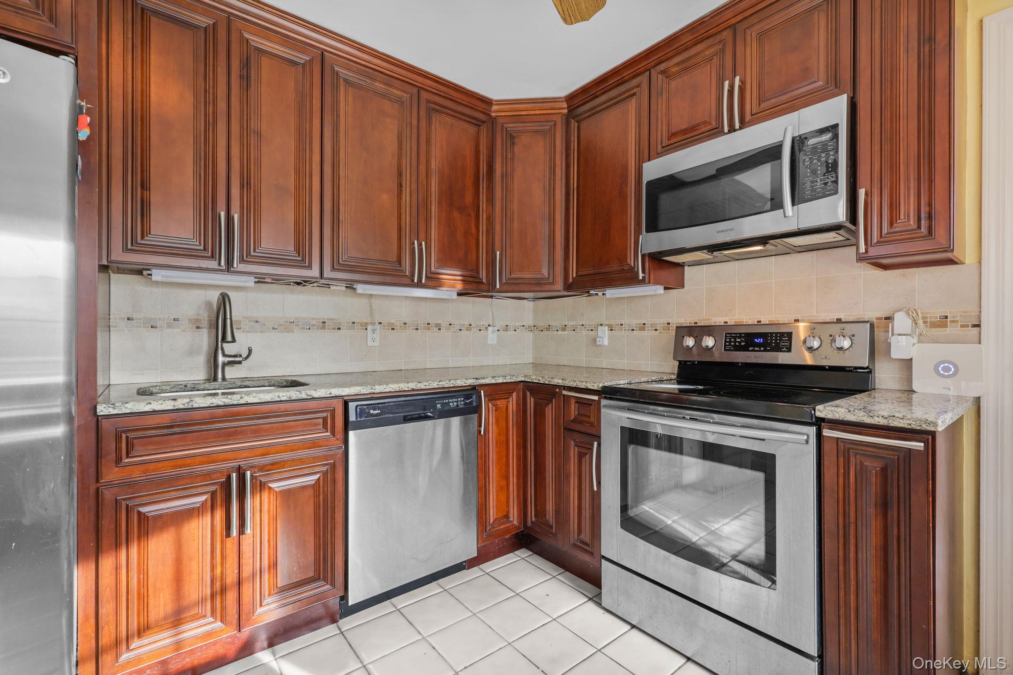 404 Manhattan Avenue, Hawthorne, NY 10532