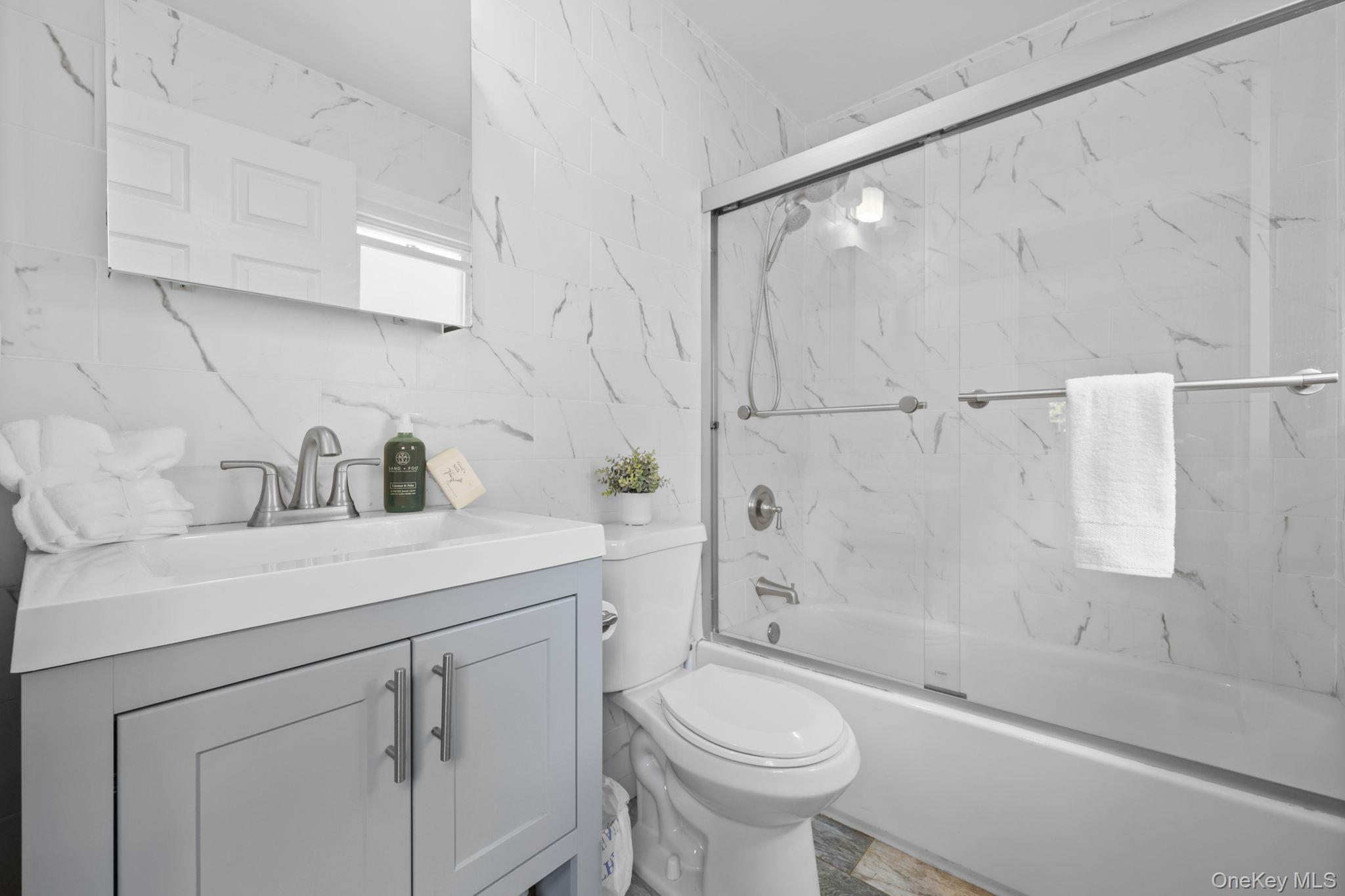 404 Manhattan Avenue, Hawthorne, NY 10532