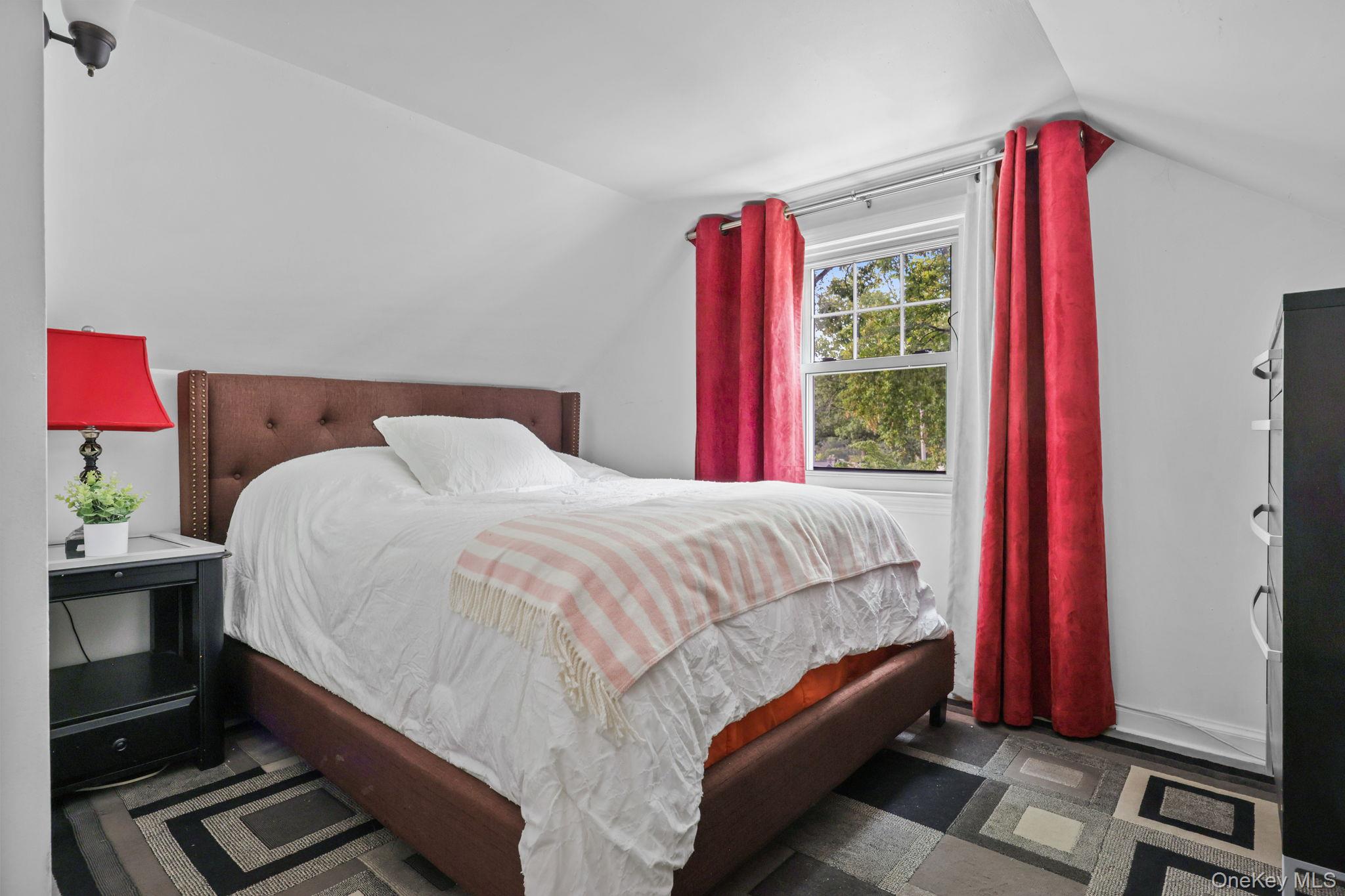 404 Manhattan Avenue, Hawthorne, NY 10532