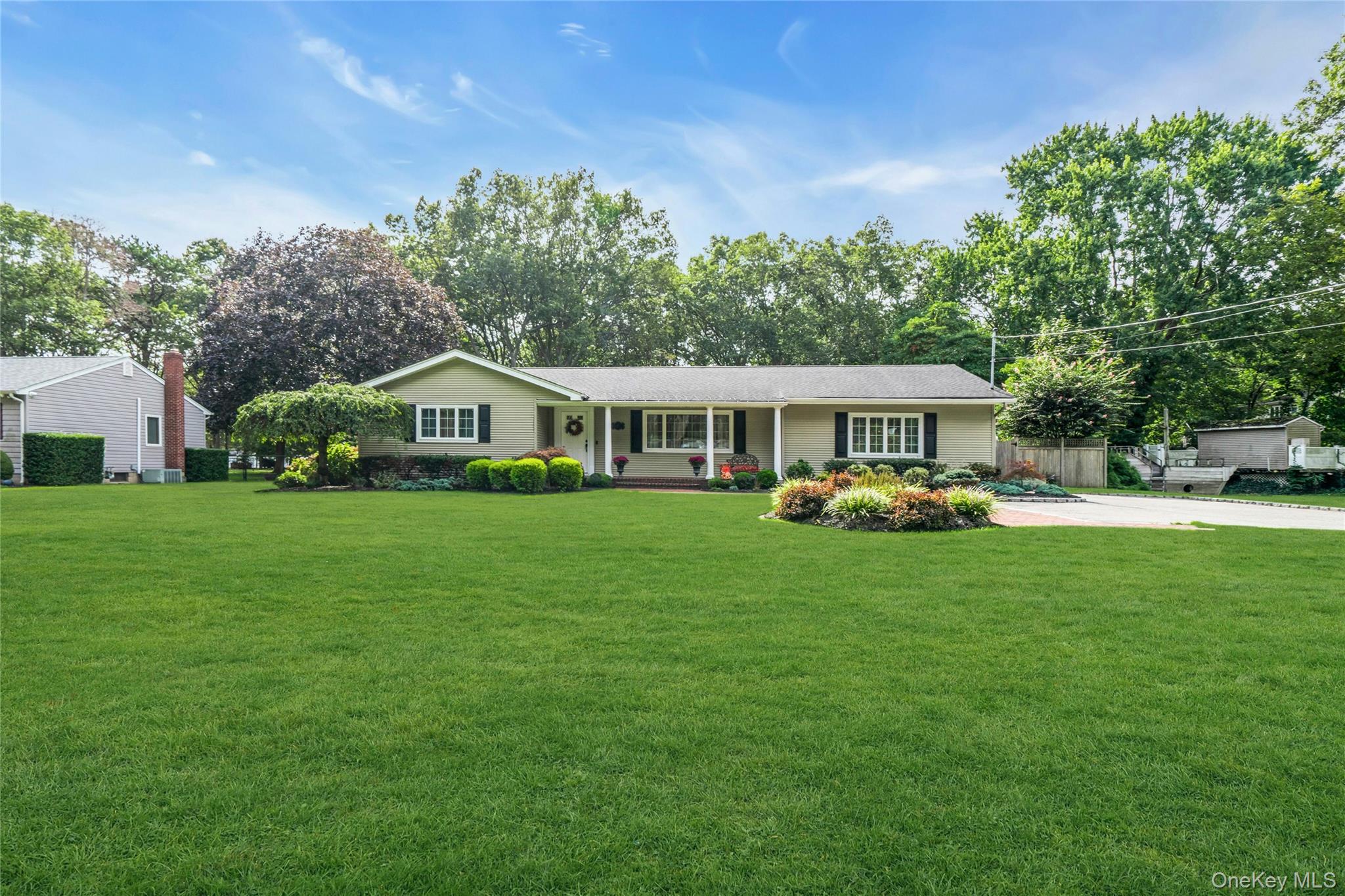 68 Churchill Lane, Smithtown, NY 11787