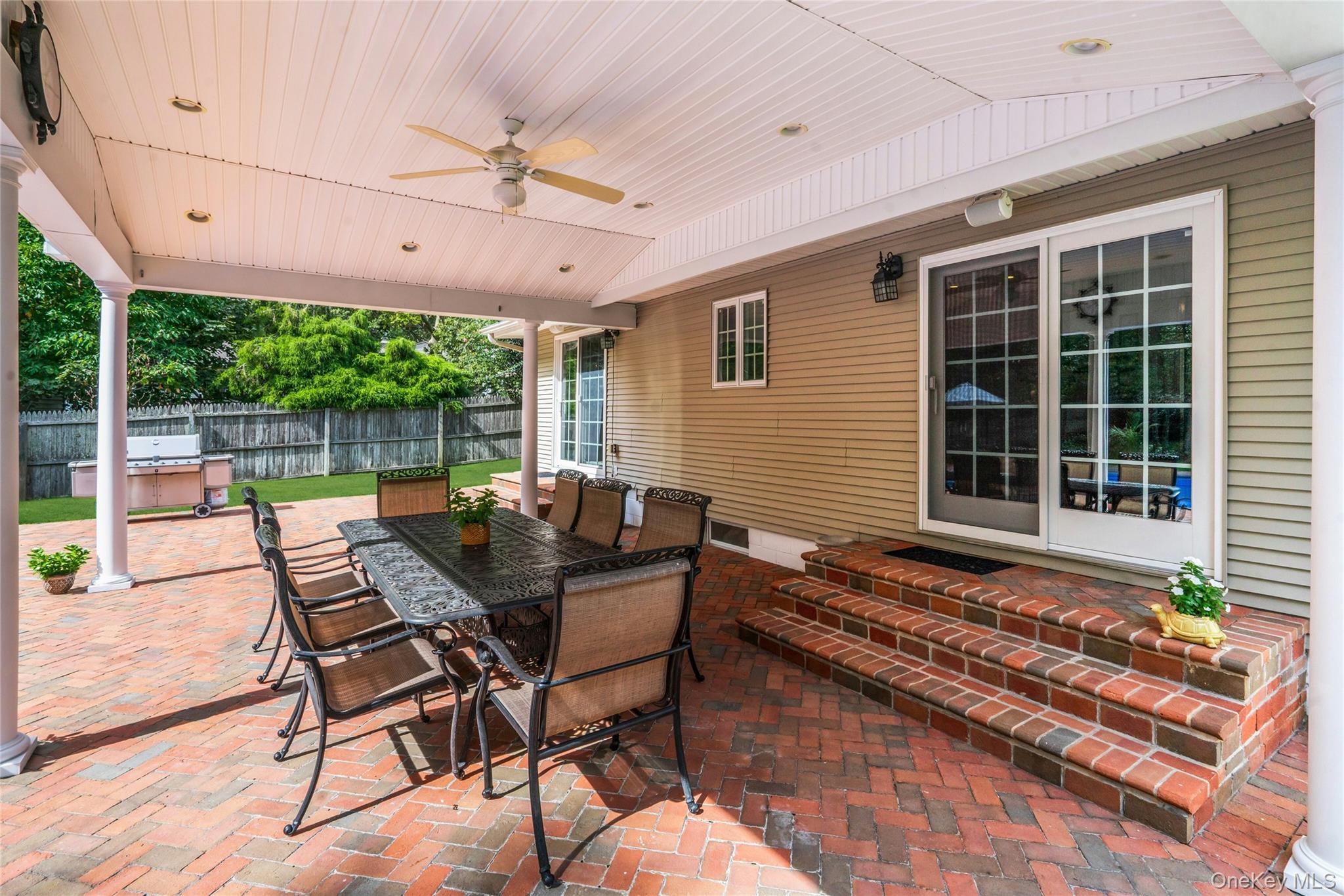 68 Churchill Lane, Smithtown, NY 11787