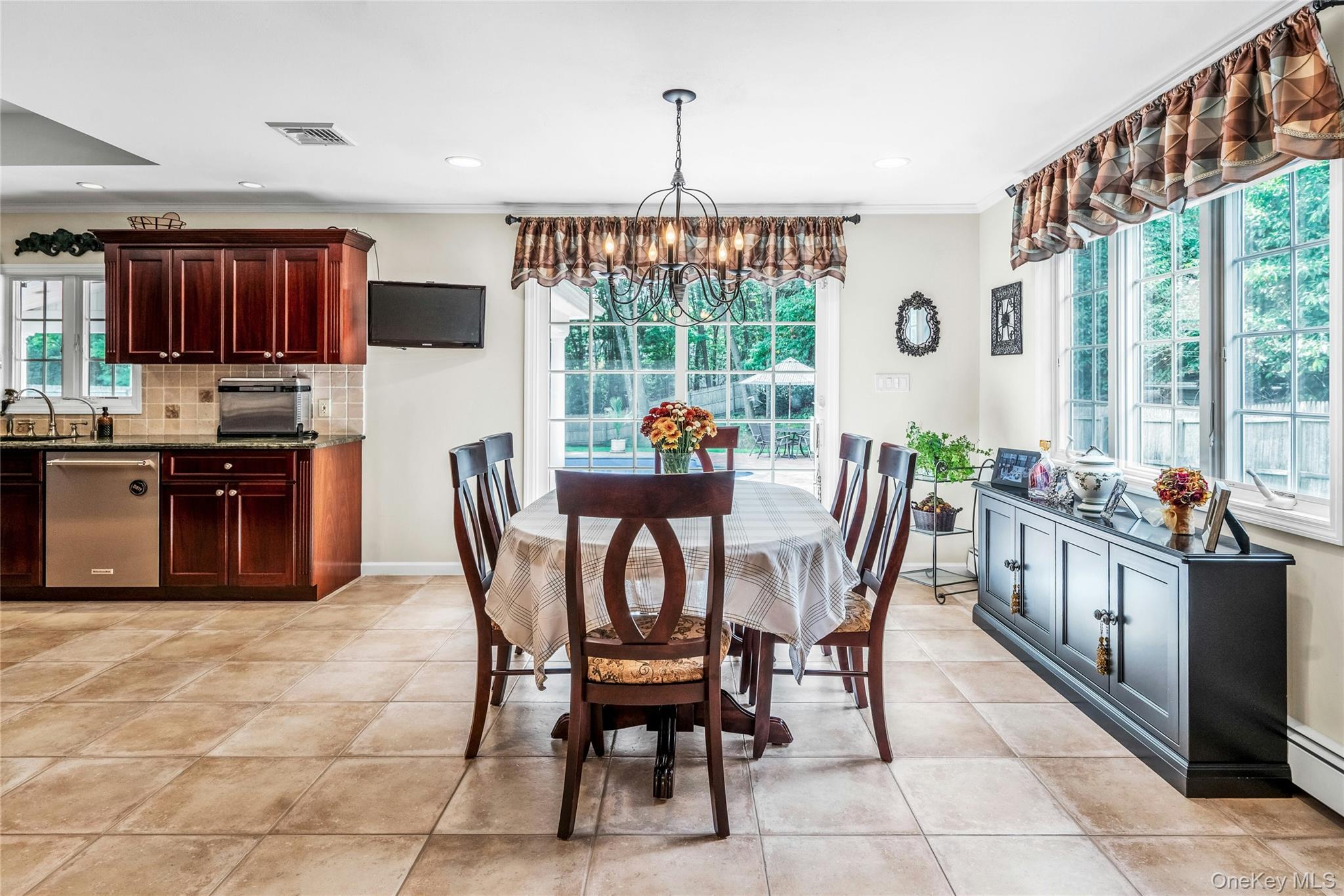 68 Churchill Lane, Smithtown, NY 11787