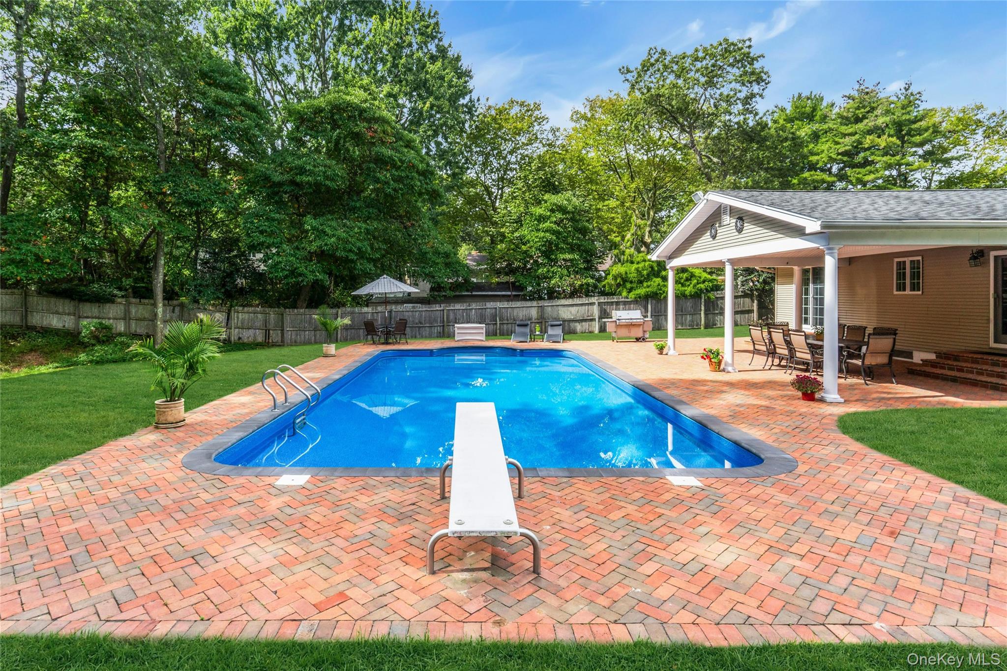 68 Churchill Lane, Smithtown, NY 11787