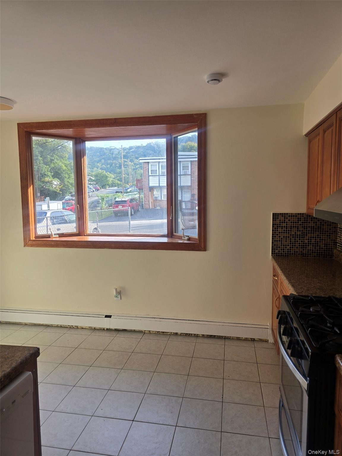 12 Hillside Avenue, Garnerville, NY 10993