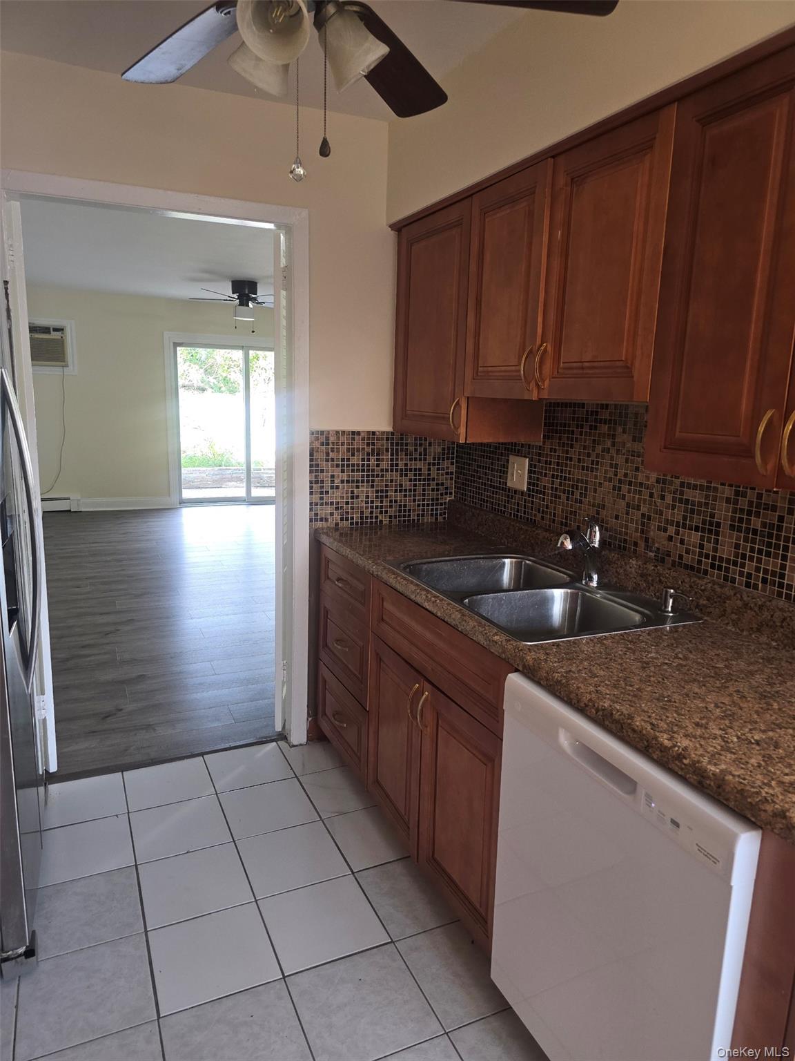 12 Hillside Avenue, Garnerville, NY 10993