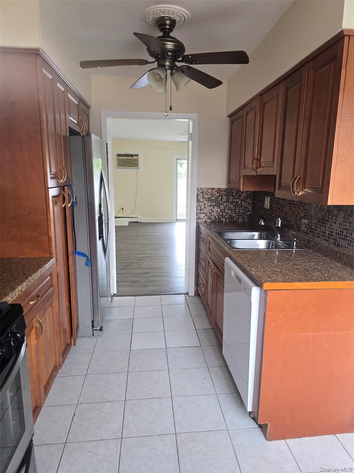 12 Hillside Avenue, Garnerville, NY 10993