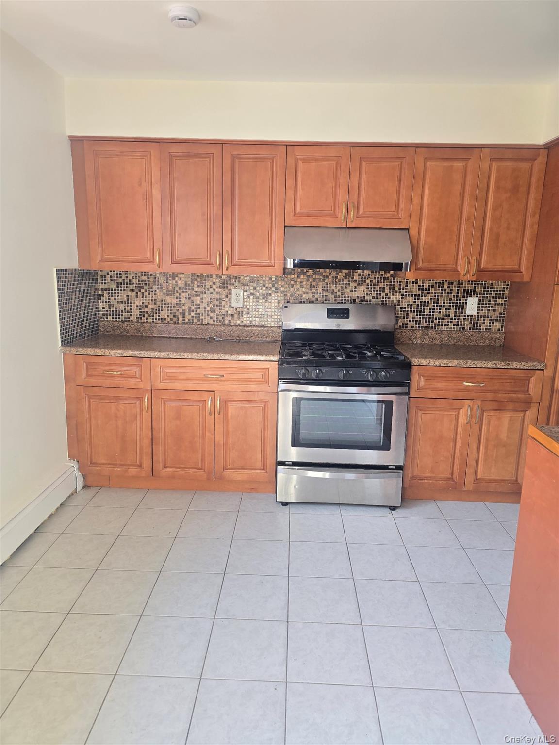 12 Hillside Avenue, Garnerville, NY 10993