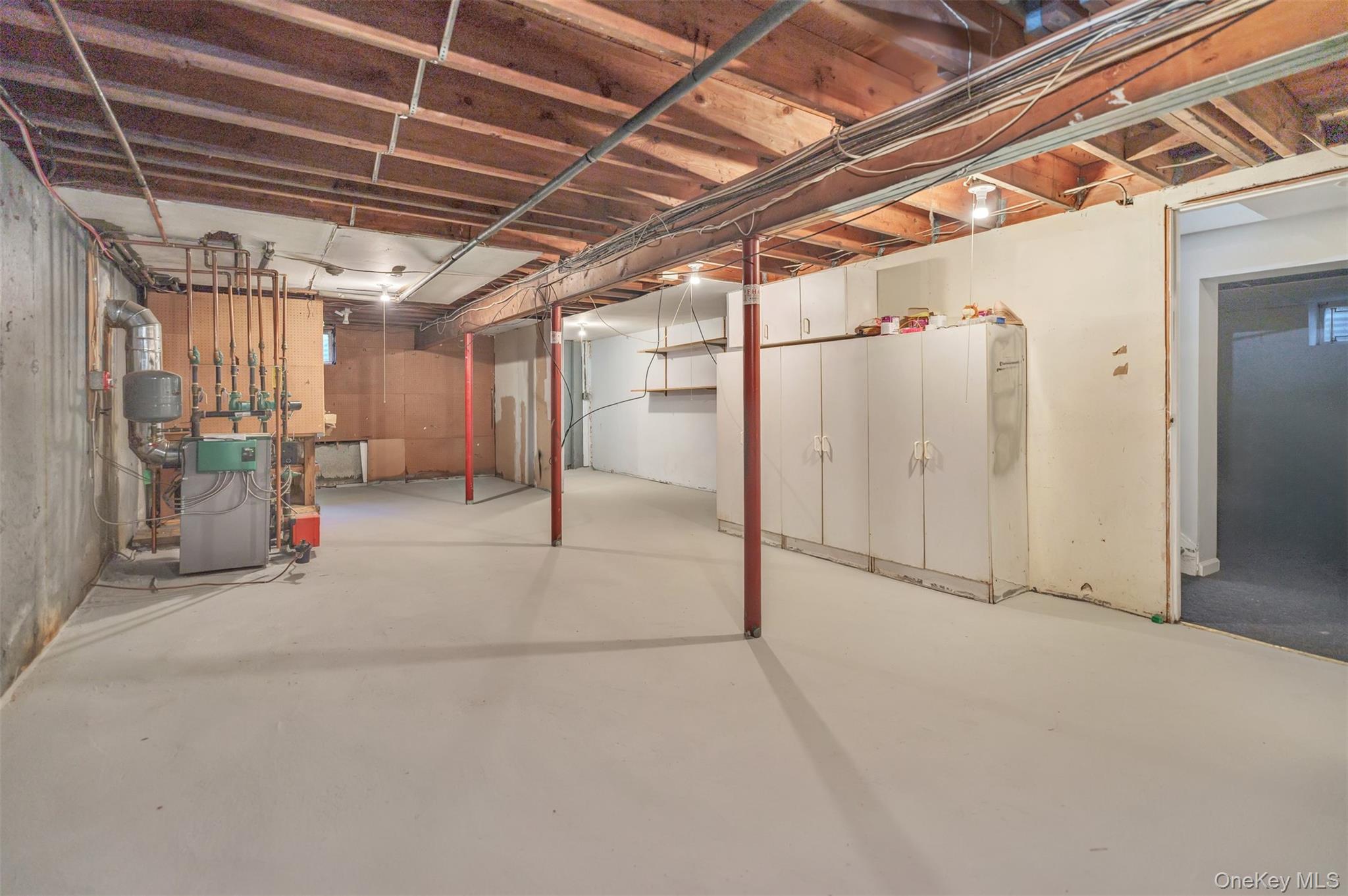 2 Christine Lane, Manorville, NY 11949