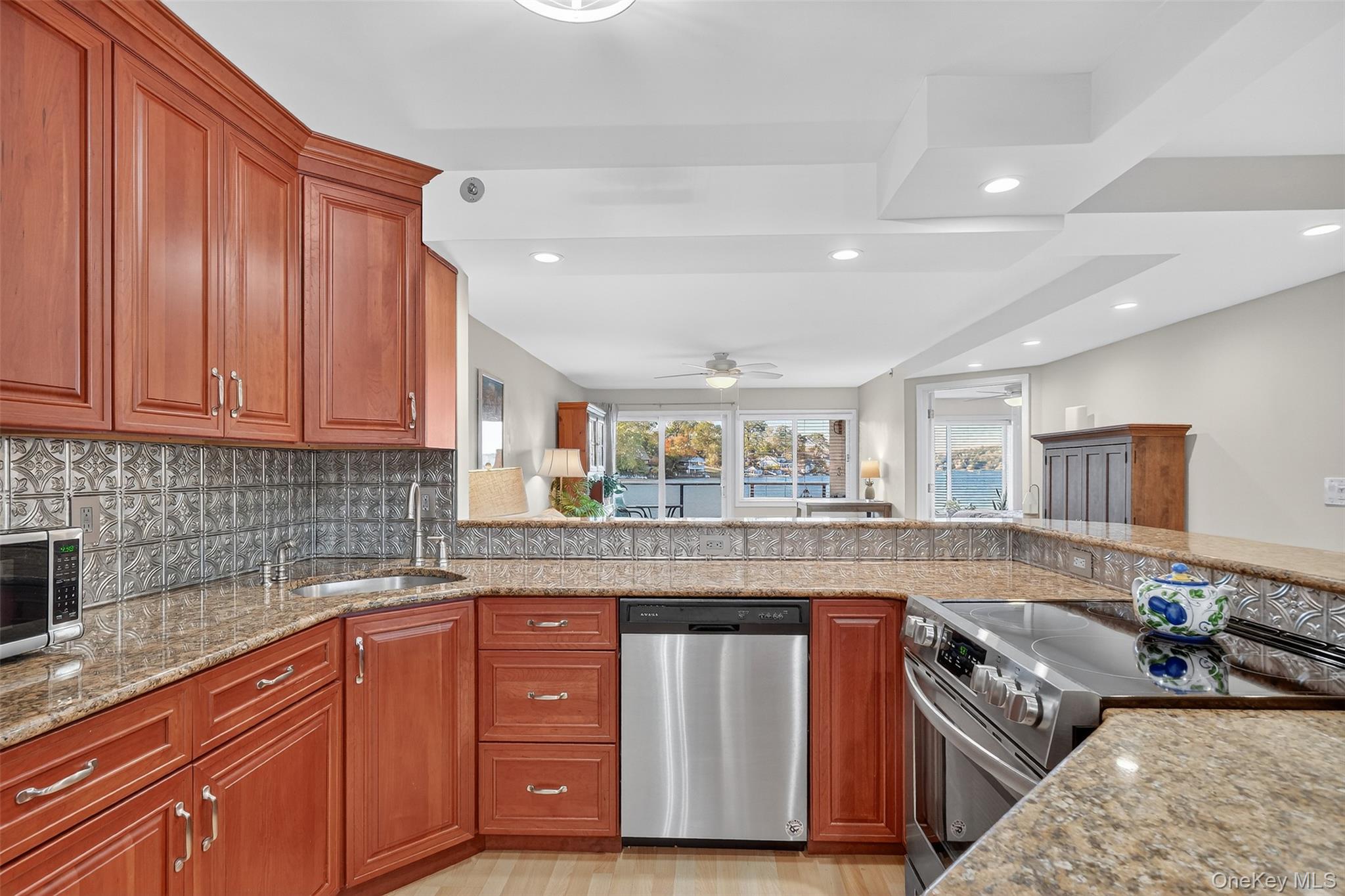 4 Marina Drive # A1, Mahopac, NY 10541