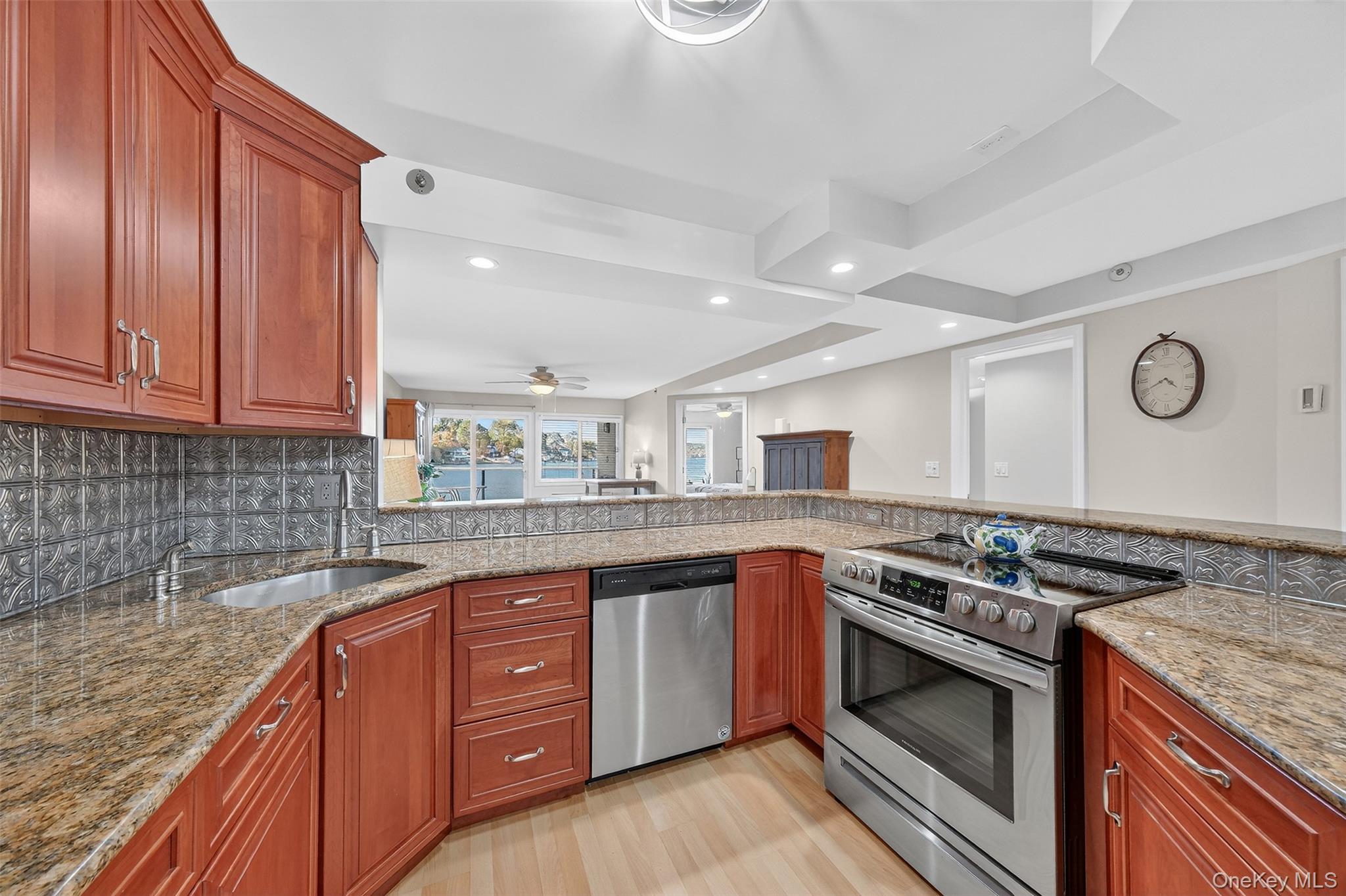 4 Marina Drive # A1, Mahopac, NY 10541