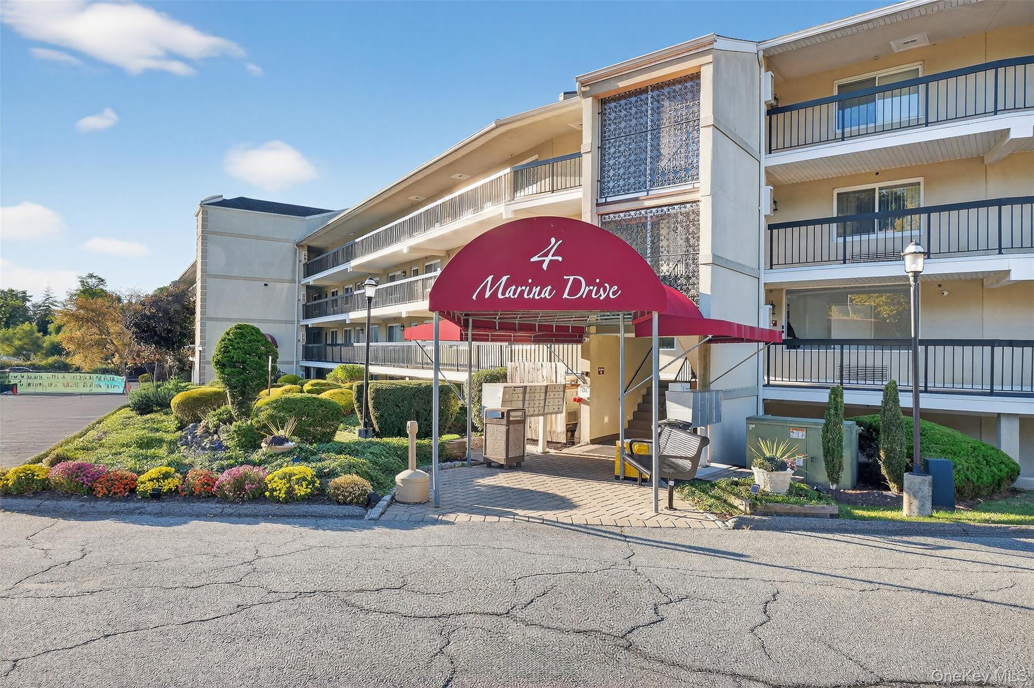 4 Marina Drive # A1, Mahopac, NY 10541