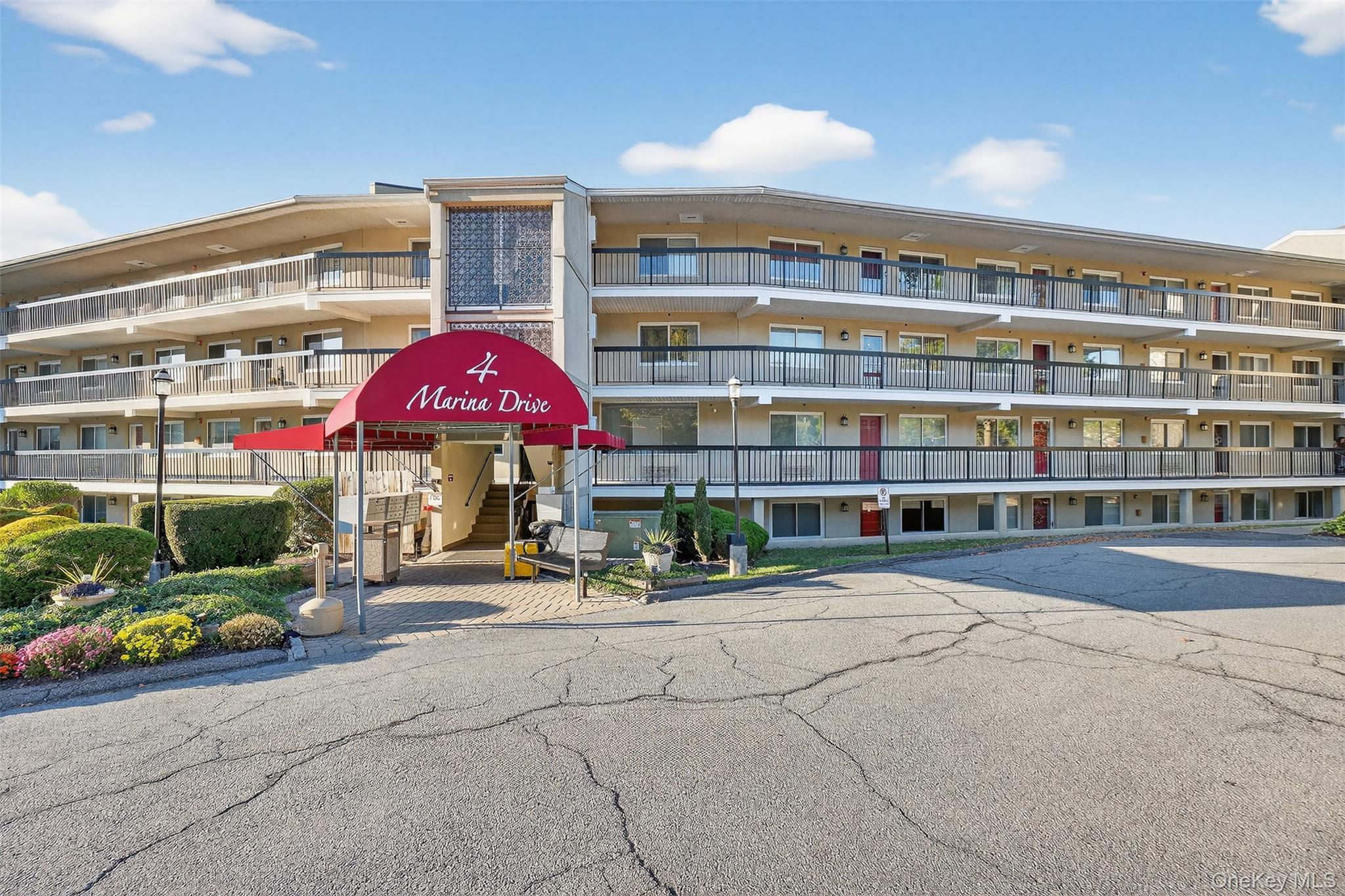 4 Marina Drive # A1, Mahopac, NY 10541