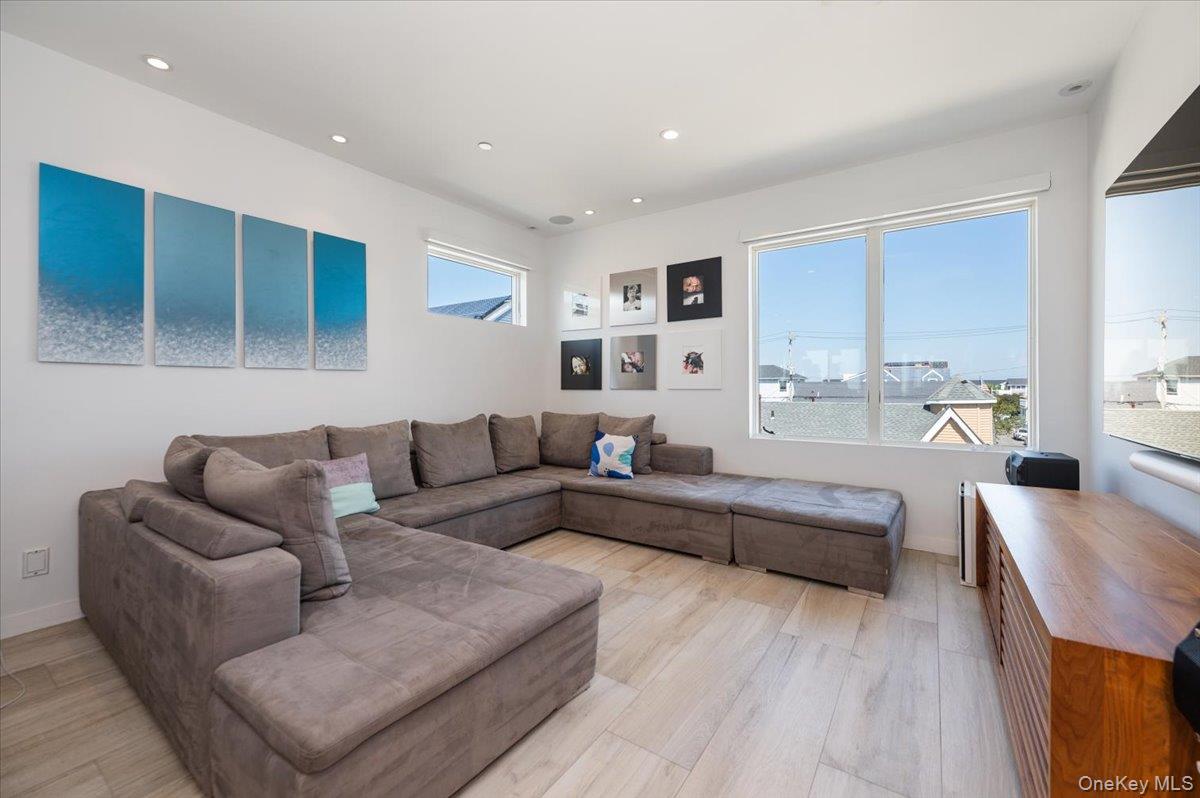 11 Michigan Street, Long Beach, NY 11561